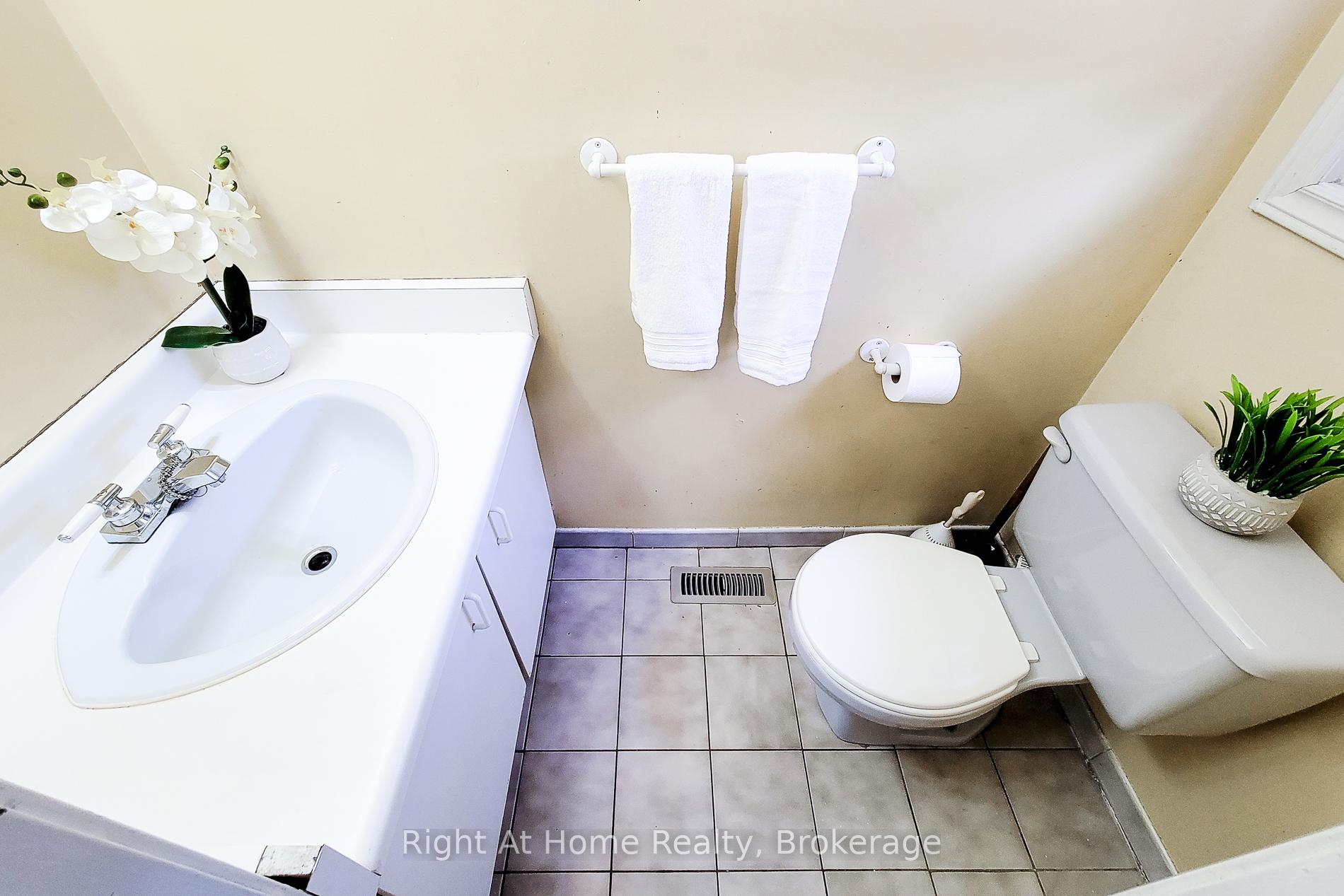 Photo 22 of Unit 4, 860 Rymal Road E, Hamilton, Broughton — HOMEH