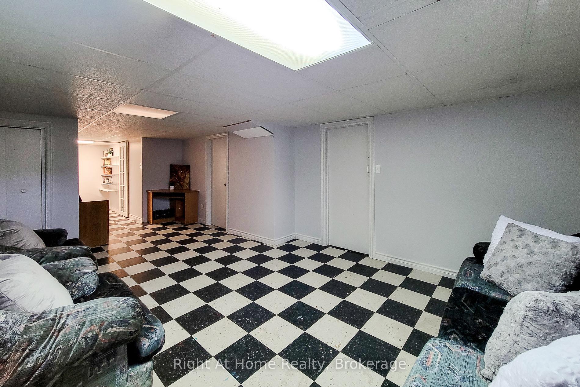 Photo 21 of Unit 4, 860 Rymal Road E, Hamilton, Broughton — HOMEH