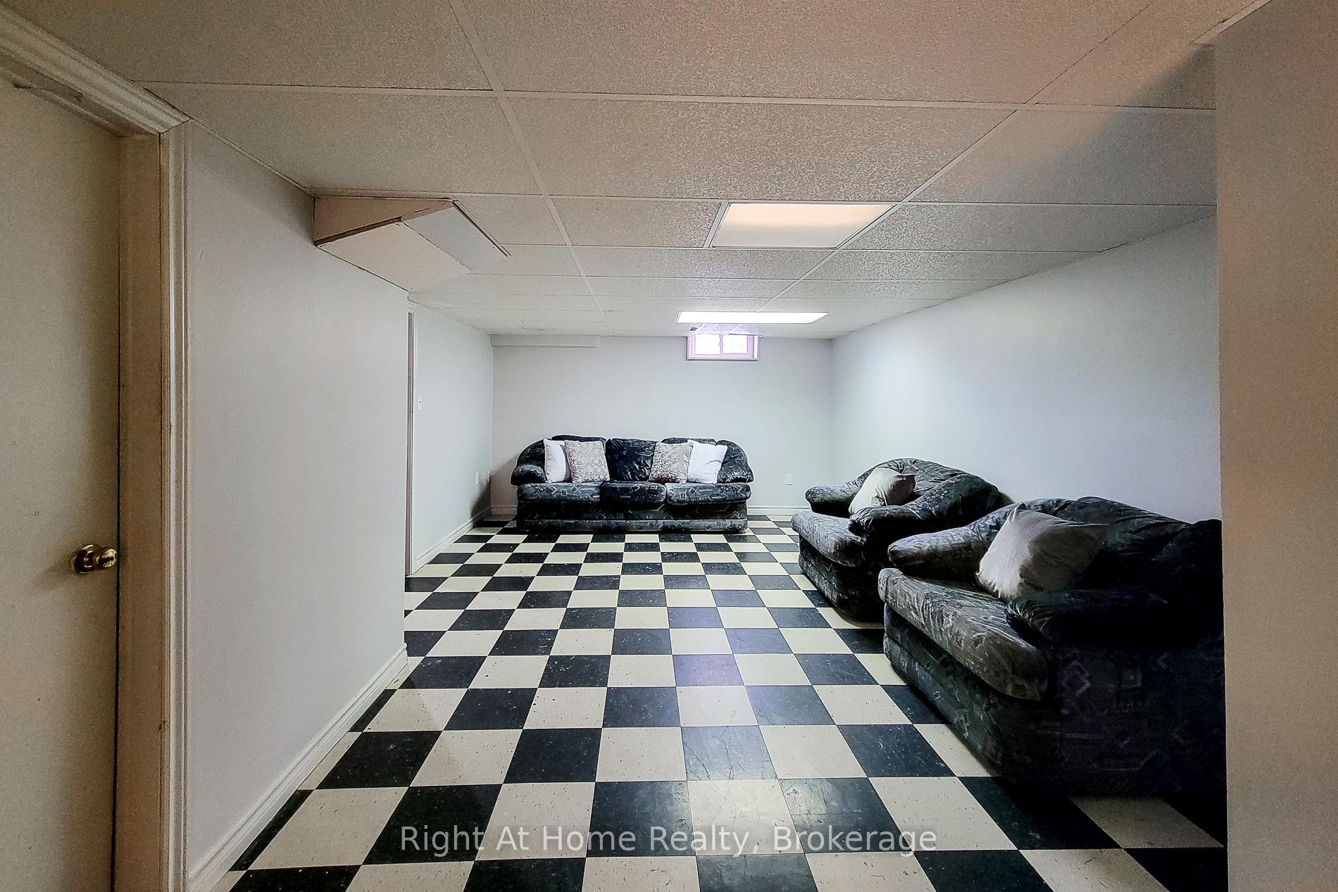 Photo 35 of Unit 4, 860 Rymal Road E, Hamilton, Broughton — HOMEH