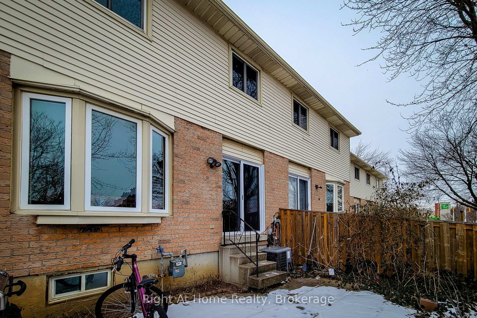 Photo 31 of Unit 4, 860 Rymal Road E, Hamilton, Broughton — HOMEH