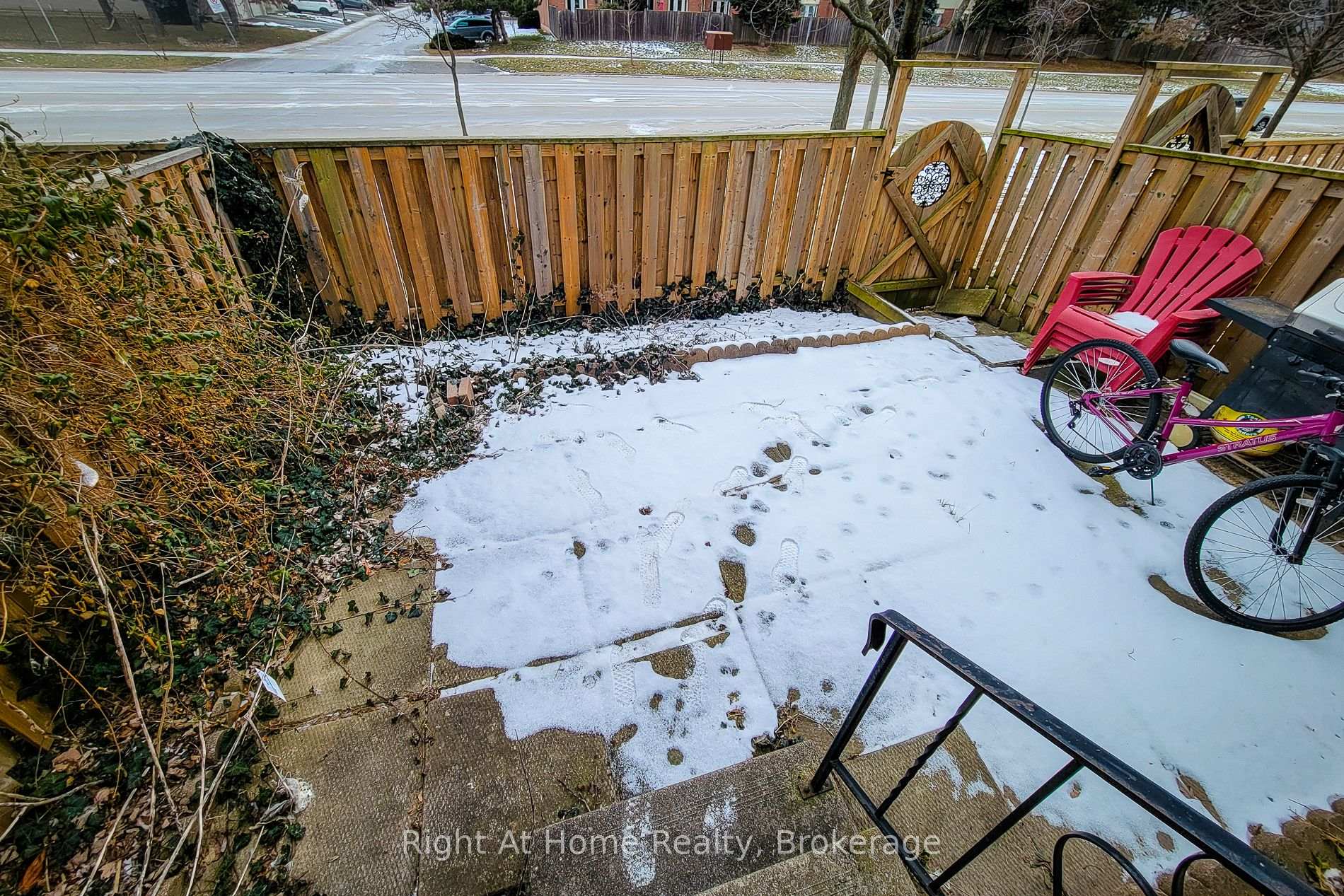 Photo 37 of Unit 4, 860 Rymal Road E, Hamilton, Broughton — HOMEH
