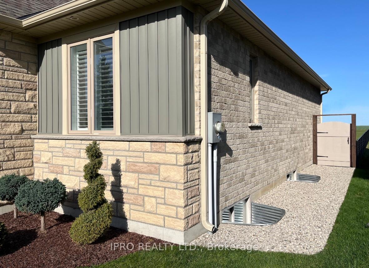 Photo 2 of 774 Mount Pleasant Road, Brant, Brantford Twp — HOMEH