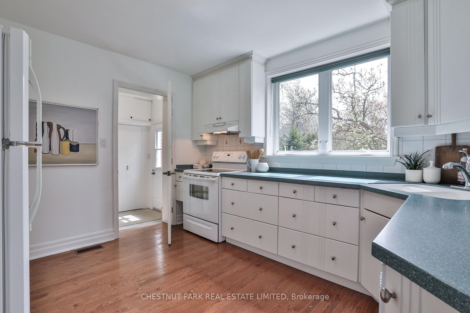 Photo 8 of 9 Noel Avenue, Toronto, Leaside — HOMEH