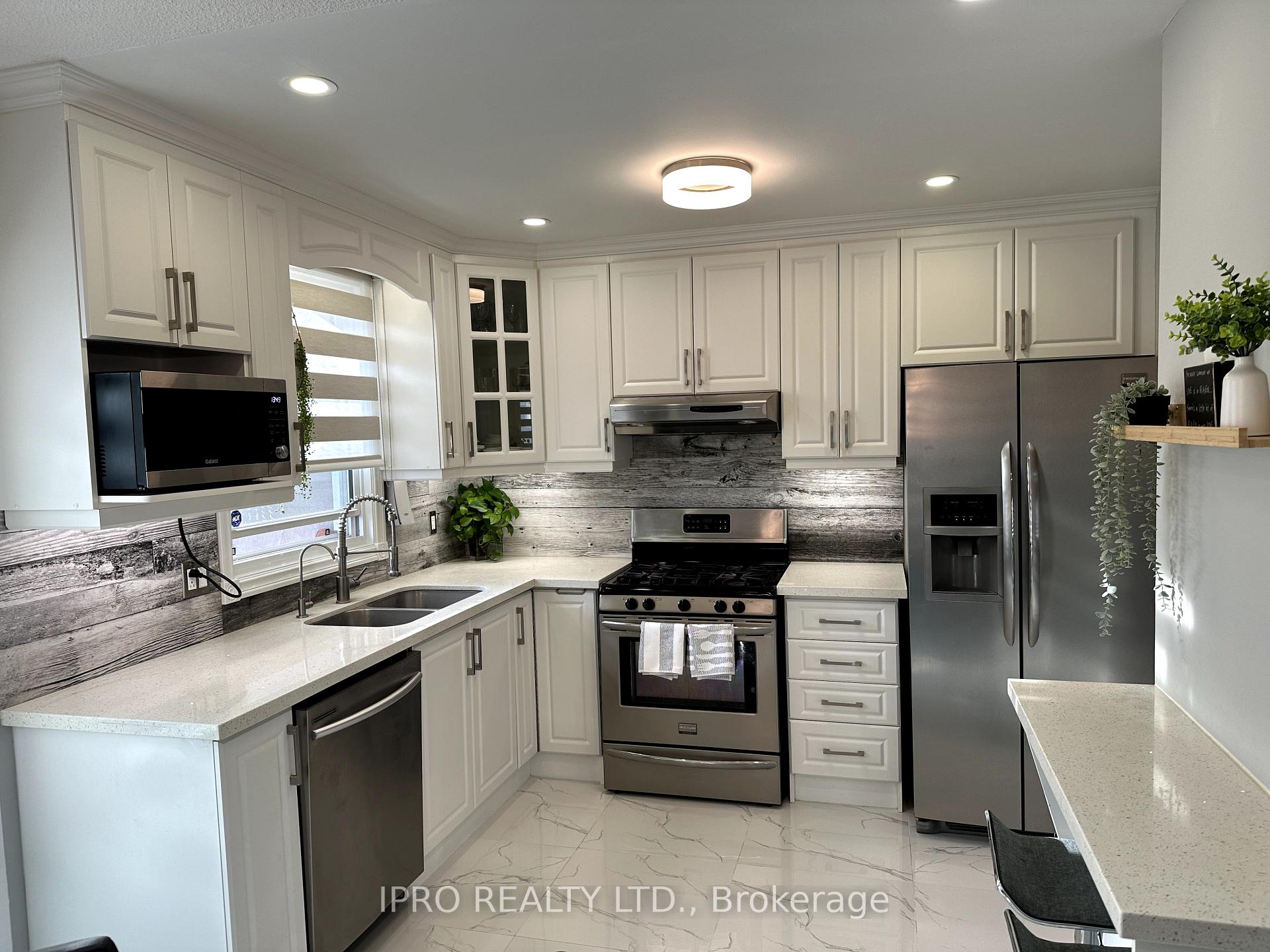 Photo 23 of 31 Stirling Macgregor Drive, Cambridge — HOMEH