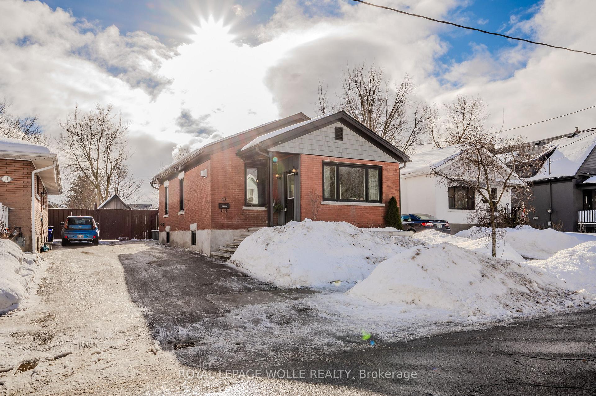 Photo 4 of 13 Grenville Avenue, Kitchener — HOMEH