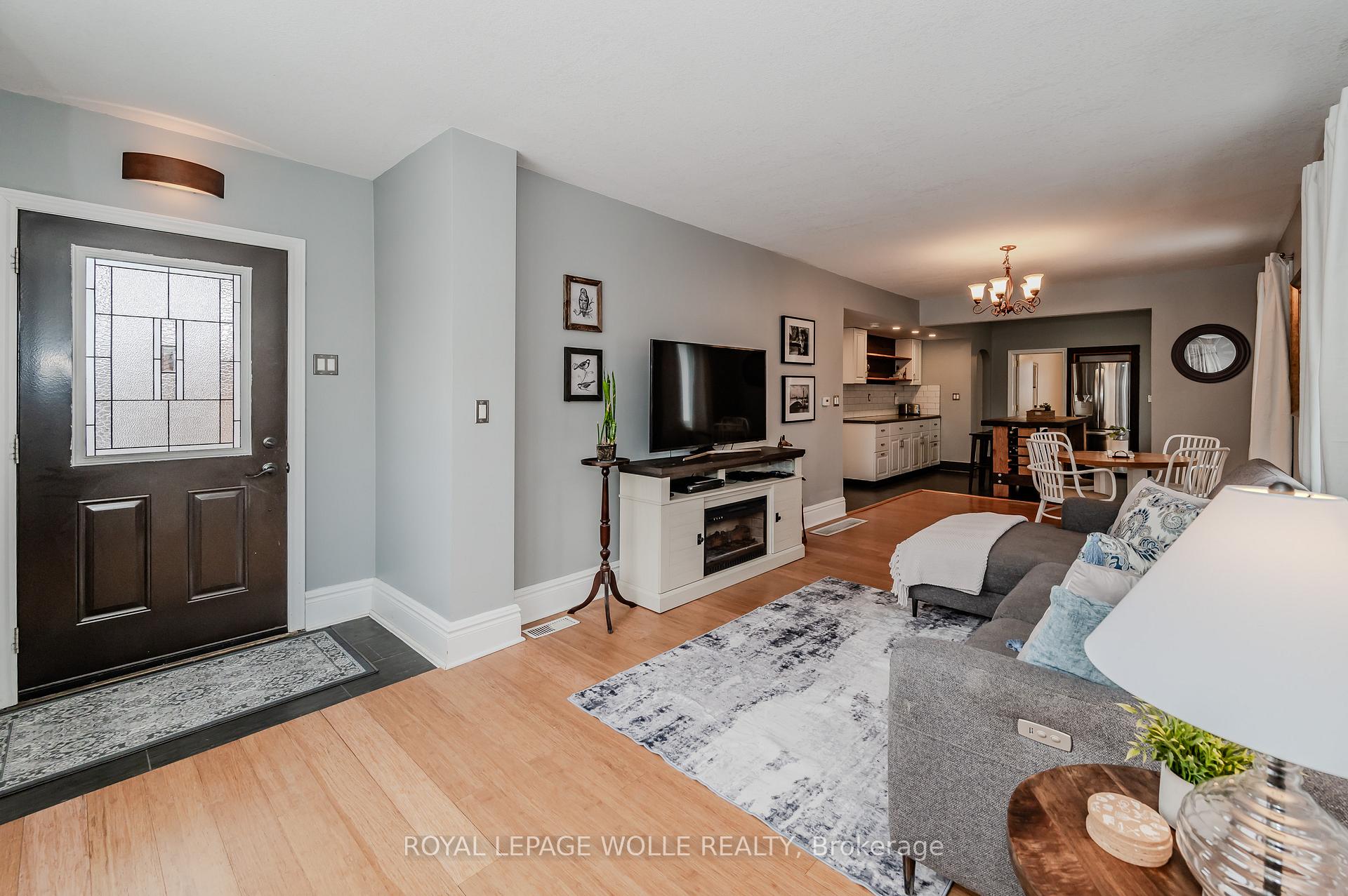Photo 2 of 13 Grenville Avenue, Kitchener — HOMEH
