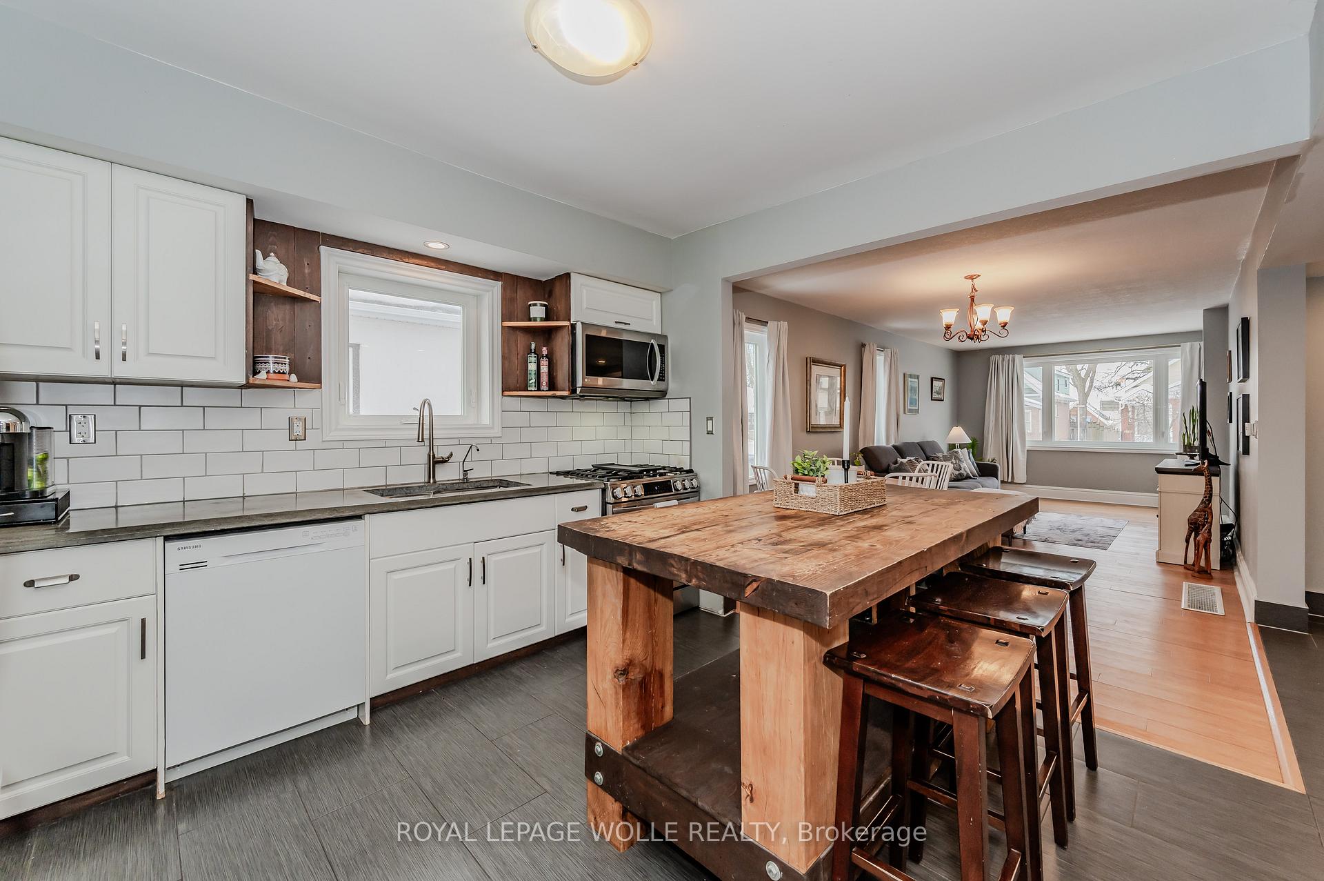 Photo 14 of 13 Grenville Avenue, Kitchener — HOMEH