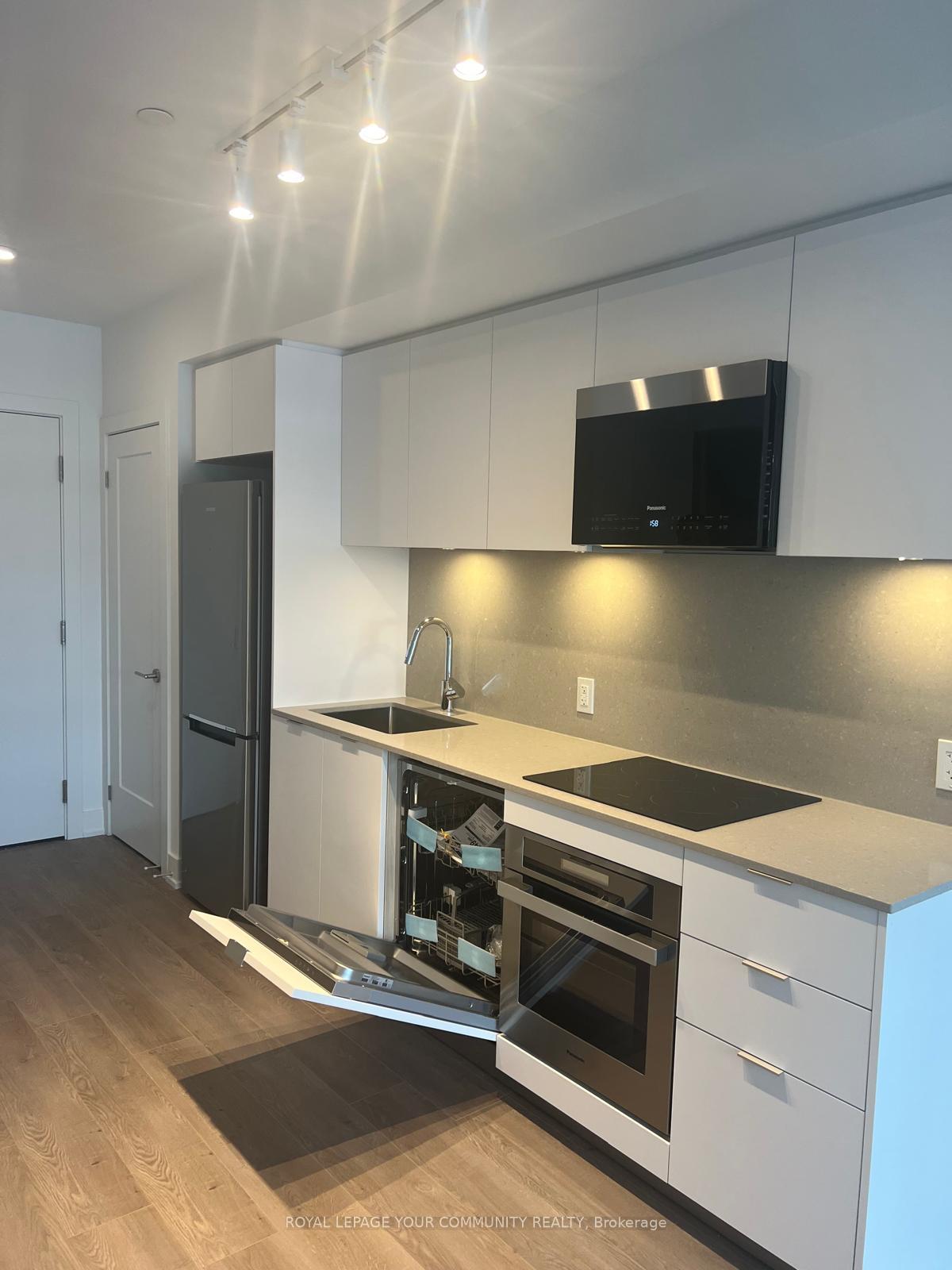 Photo 1 of Unit 1106, 8 Cedarland Drive, Markham, Unionville — HOMEH