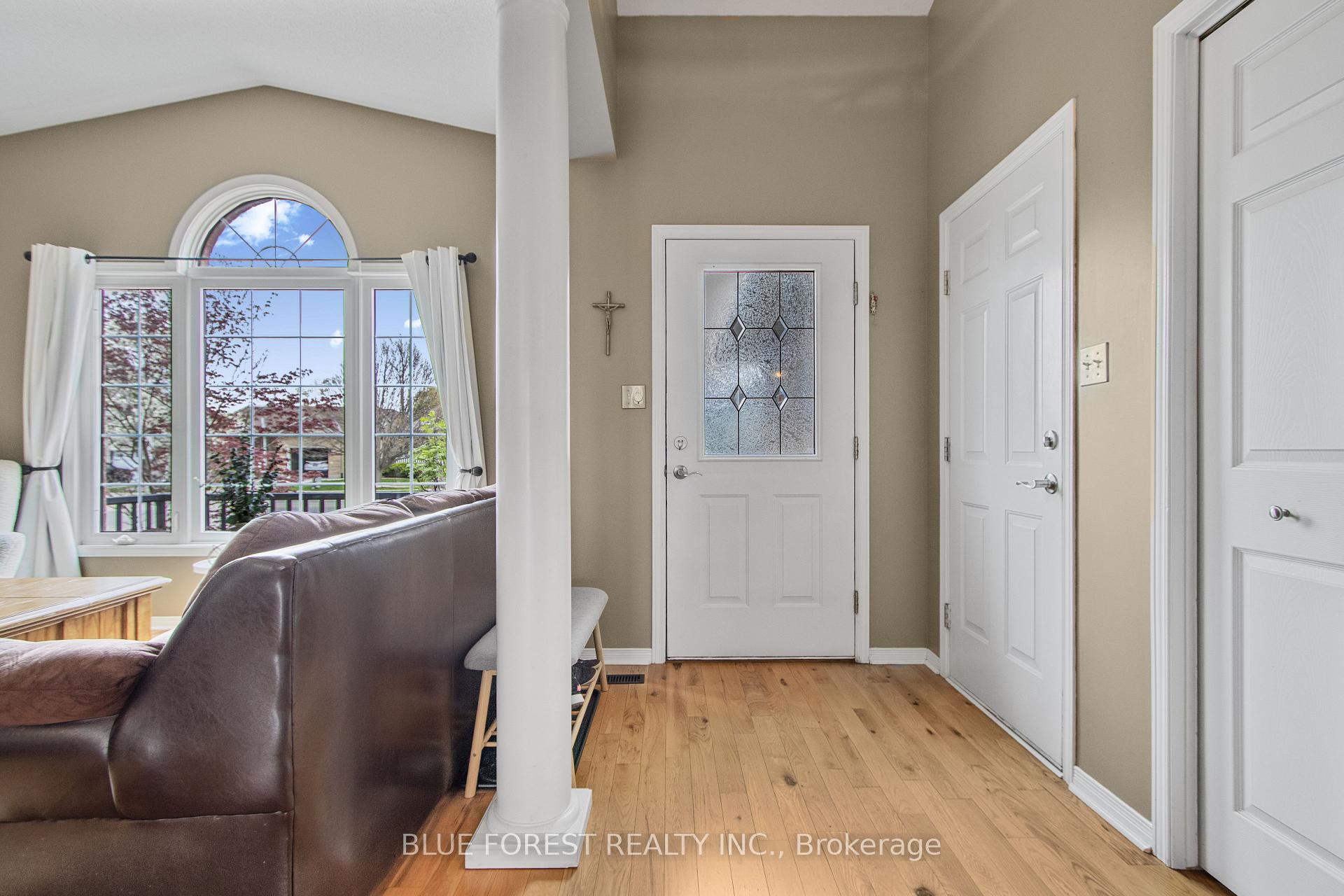 Photo 3 of 451 Highview Drive, St. Thomas — HOMEH
