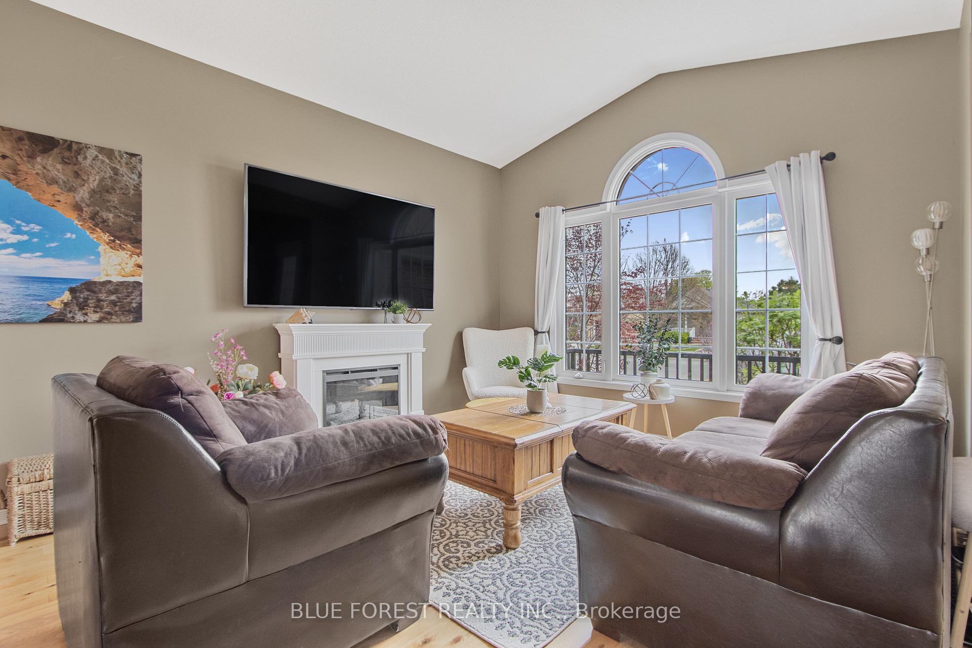 Photo 13 of 451 Highview Drive, St. Thomas — HOMEH