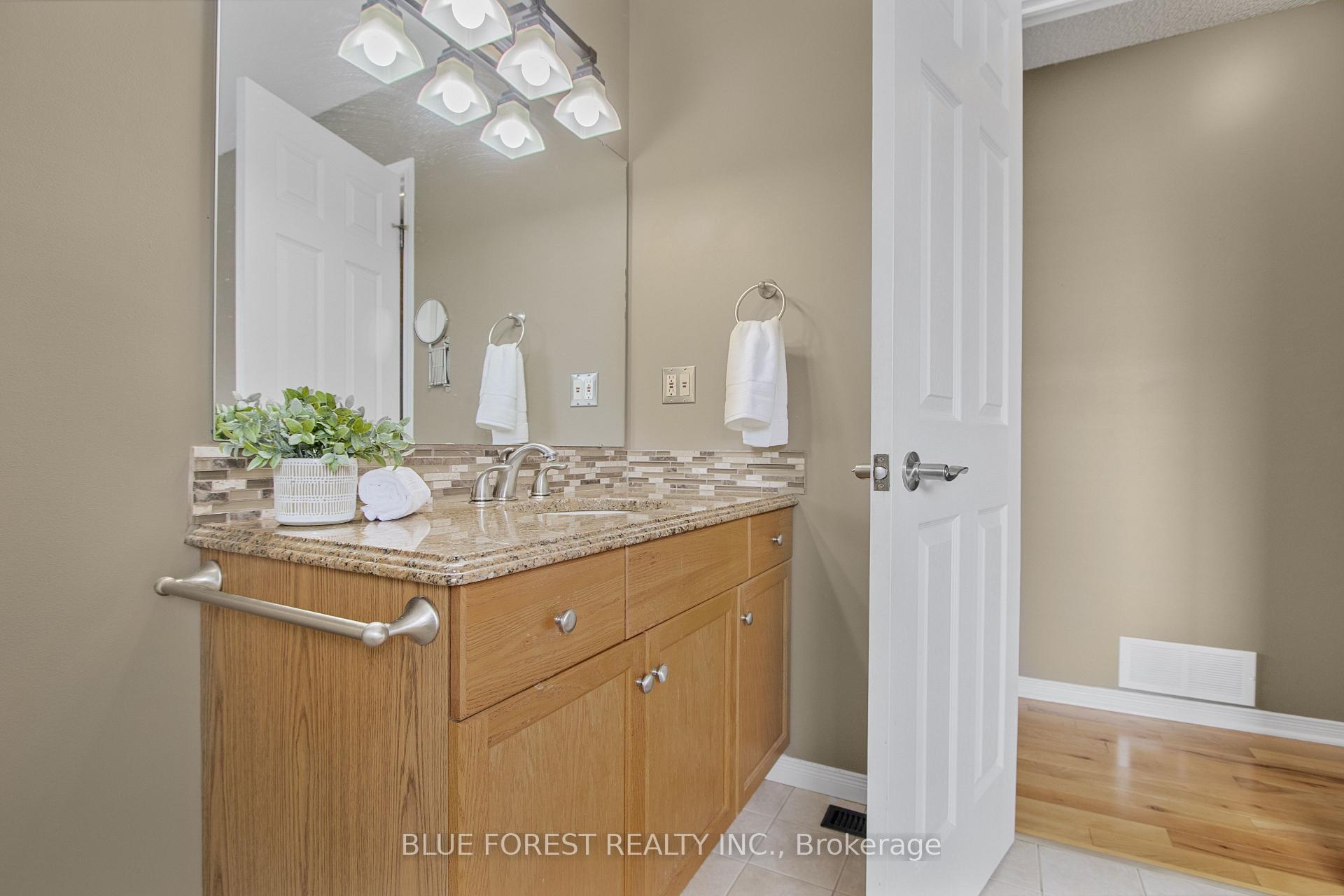 Photo 10 of 451 Highview Drive, St. Thomas — HOMEH