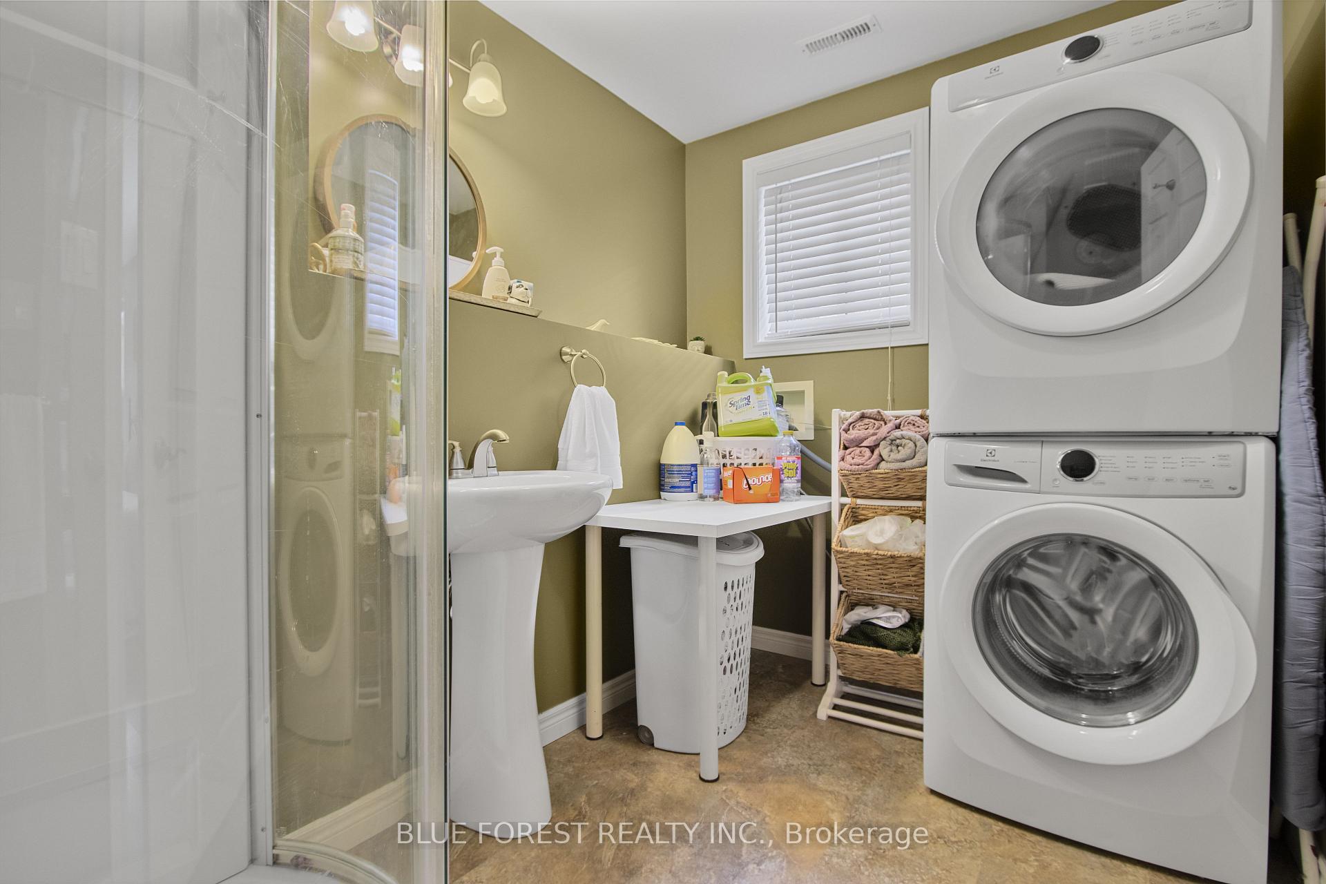 Photo 16 of 451 Highview Drive, St. Thomas — HOMEH