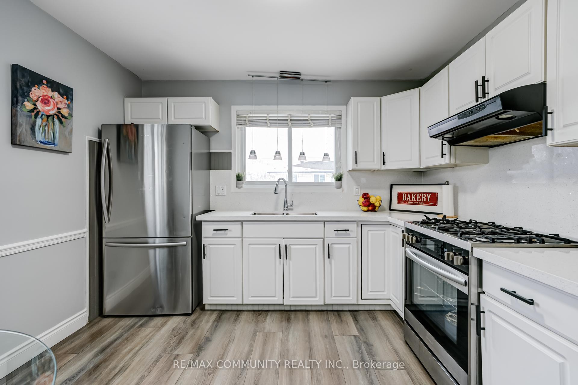 Photo 8 of 409 Maplewood Drive, Oshawa, O'Neill — HOMEH