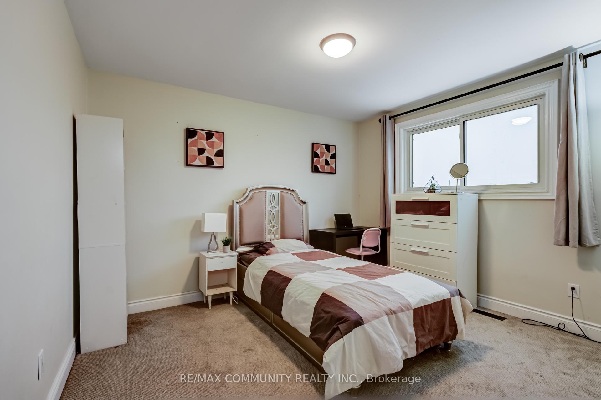 Photo 15 of 409 Maplewood Drive, Oshawa, O'Neill — HOMEH