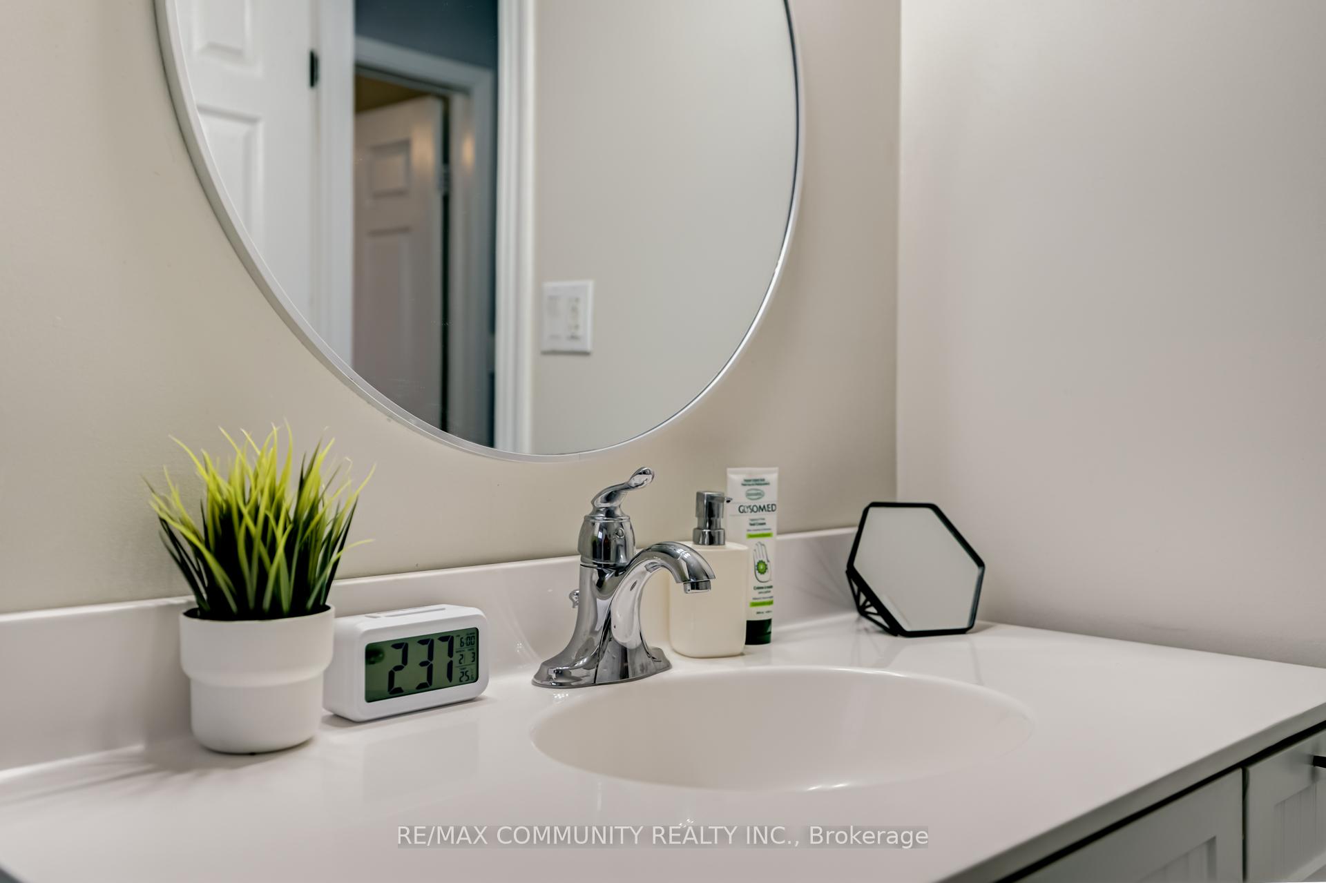 Photo 18 of 409 Maplewood Drive, Oshawa, O'Neill — HOMEH