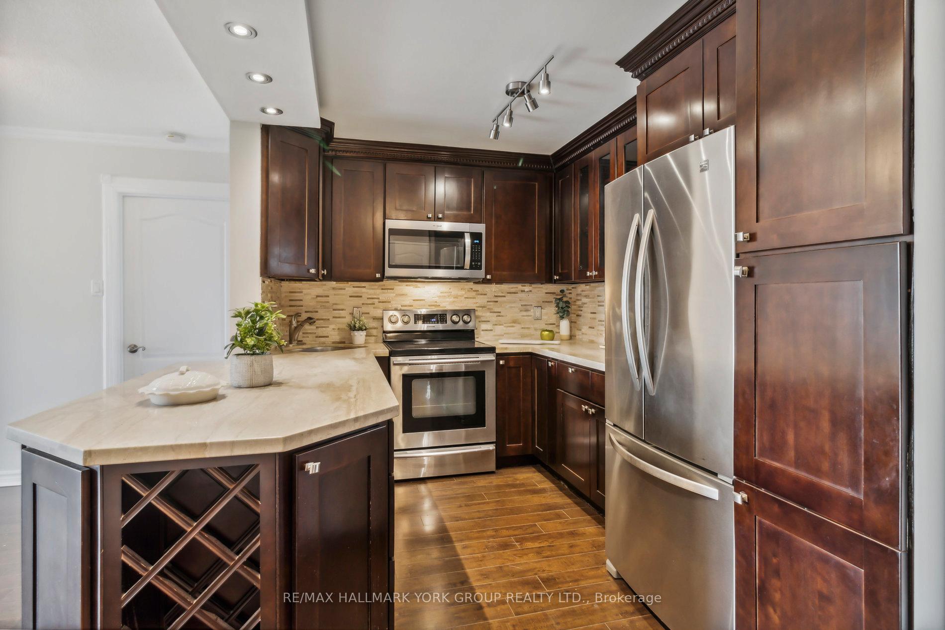 Photo 6 of Unit 1212, 11 Townsgate Drive, Vaughan, Crestwood-Springfarm-Yorkhill — HOMEH
