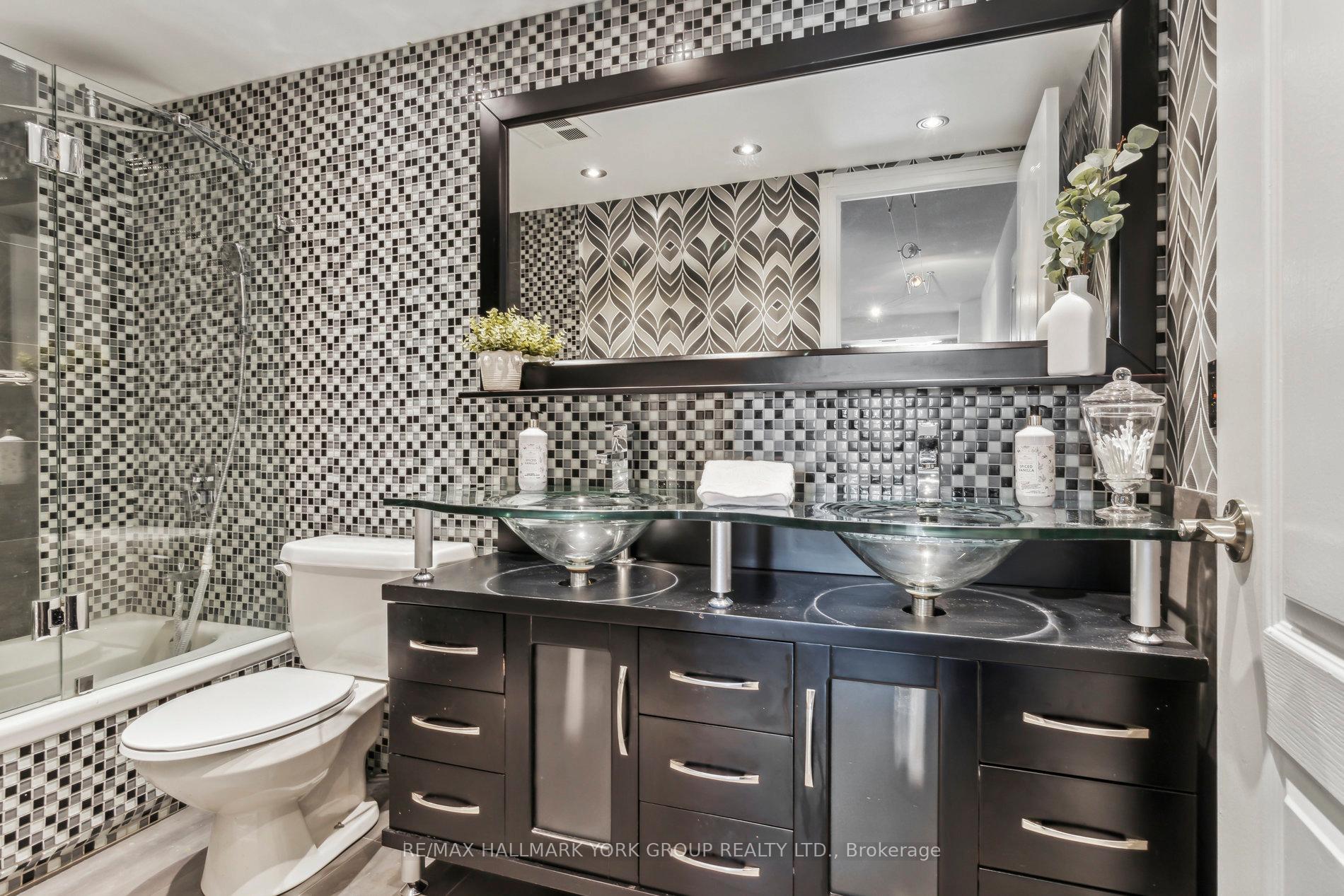 Photo 20 of Unit 1212, 11 Townsgate Drive, Vaughan, Crestwood-Springfarm-Yorkhill — HOMEH