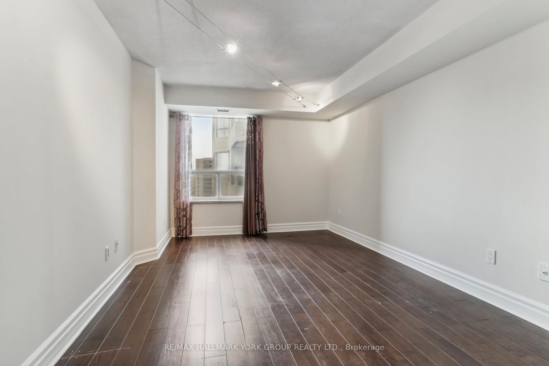 Photo 16 of Unit 1212, 11 Townsgate Drive, Vaughan, Crestwood-Springfarm-Yorkhill — HOMEH