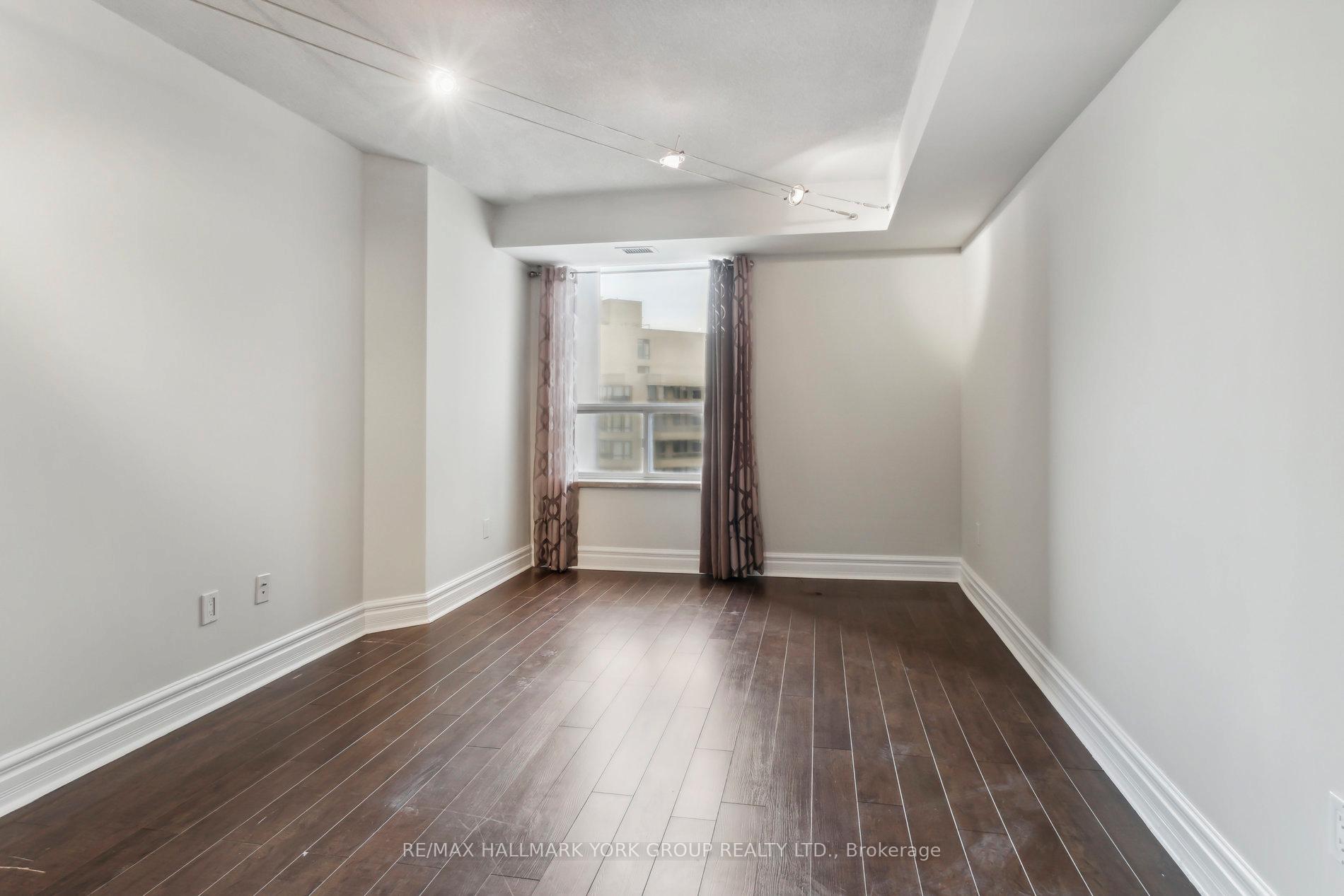 Photo 7 of Unit 1212, 11 Townsgate Drive, Vaughan, Crestwood-Springfarm-Yorkhill — HOMEH