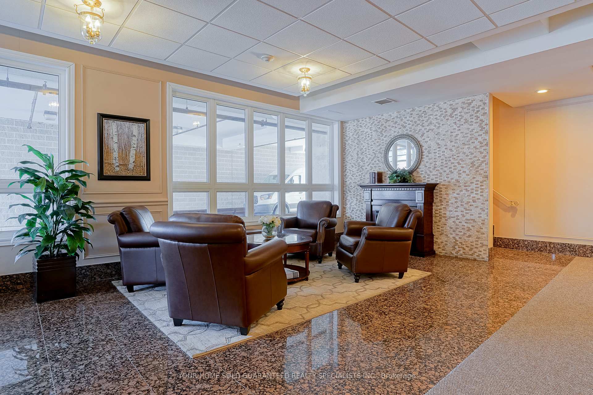 Photo 10 of Unit 511, 15450 Yonge Street, Aurora, Aurora Heights — HOMEH