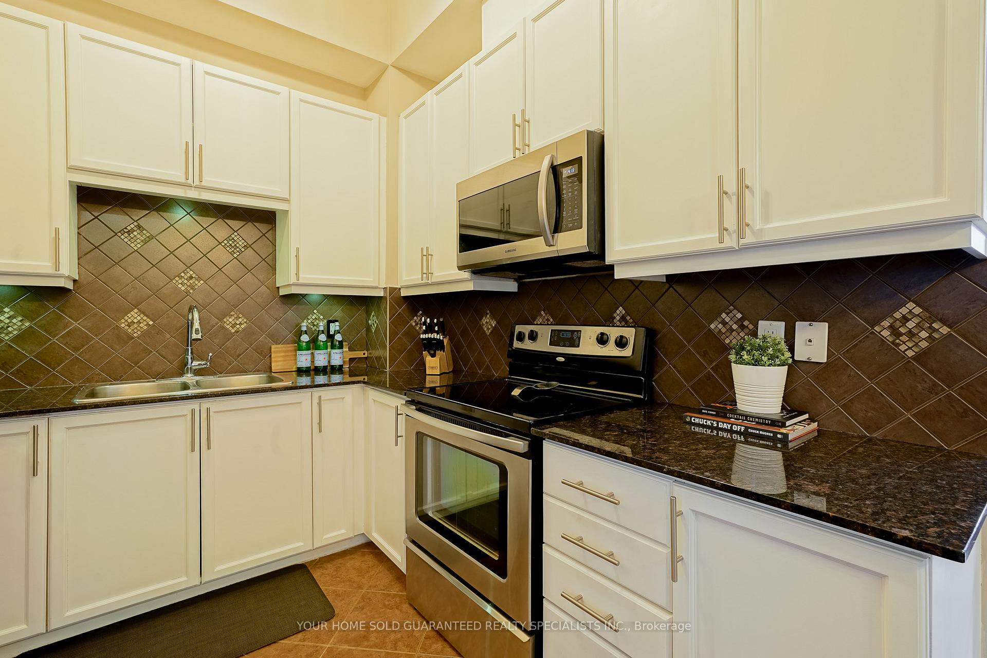 Photo 9 of Unit 511, 15450 Yonge Street, Aurora, Aurora Heights — HOMEH