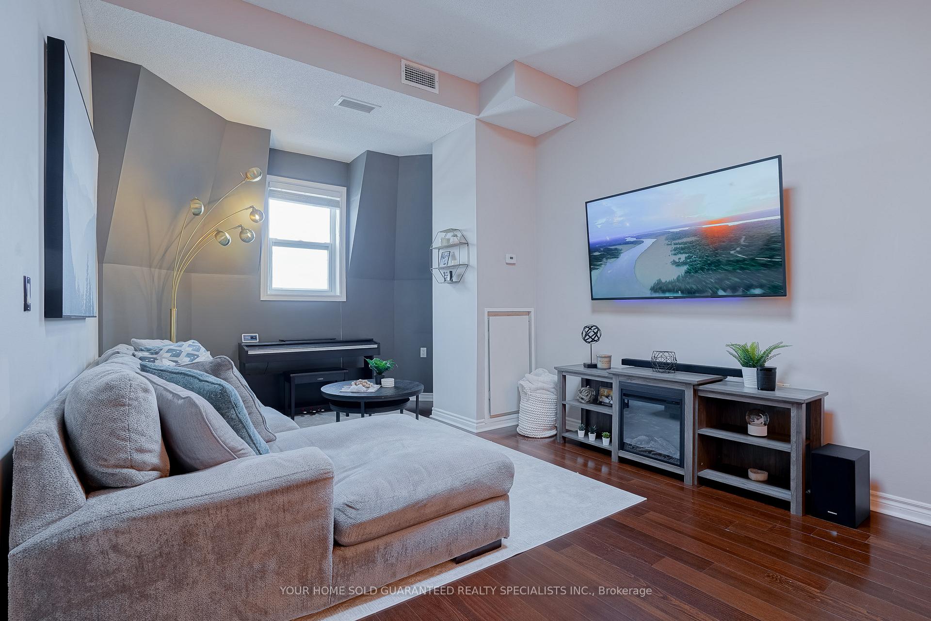 Photo 12 of Unit 511, 15450 Yonge Street, Aurora, Aurora Heights — HOMEH