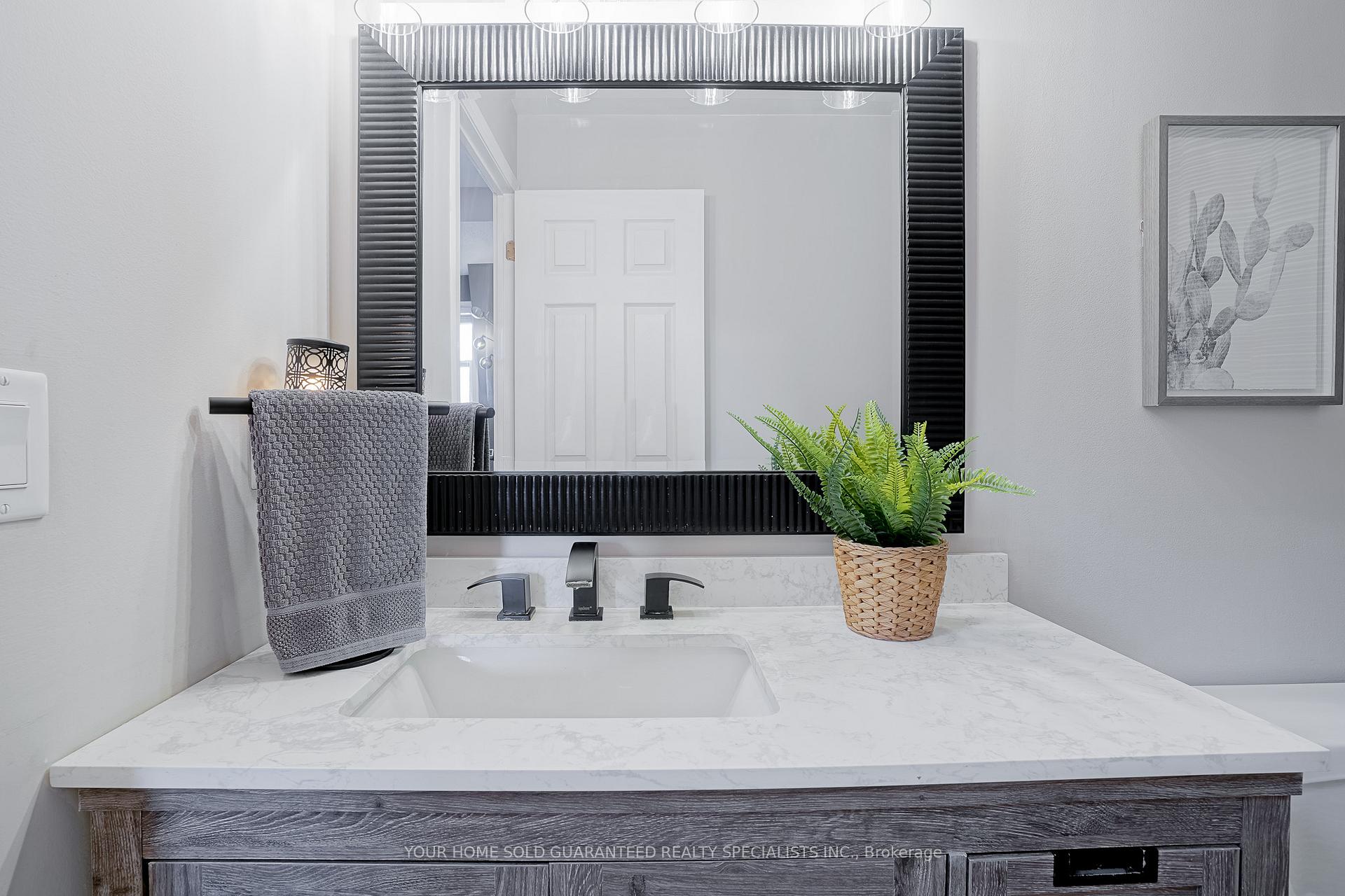 Photo 11 of Unit 511, 15450 Yonge Street, Aurora, Aurora Heights — HOMEH