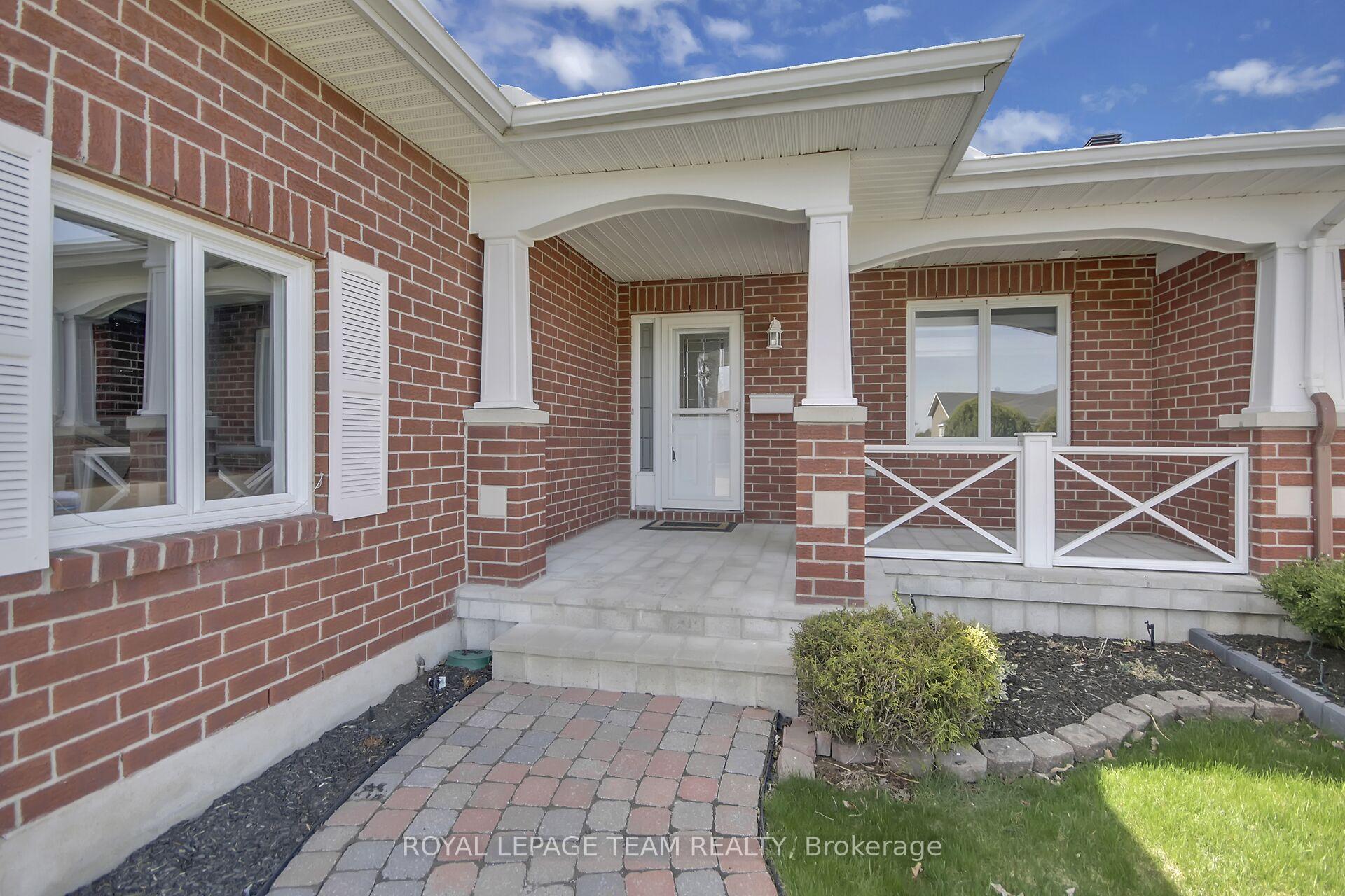Photo 8 of 45 Amberlakes Drive, Ottawa, Stittsville (Central) — HOMEH