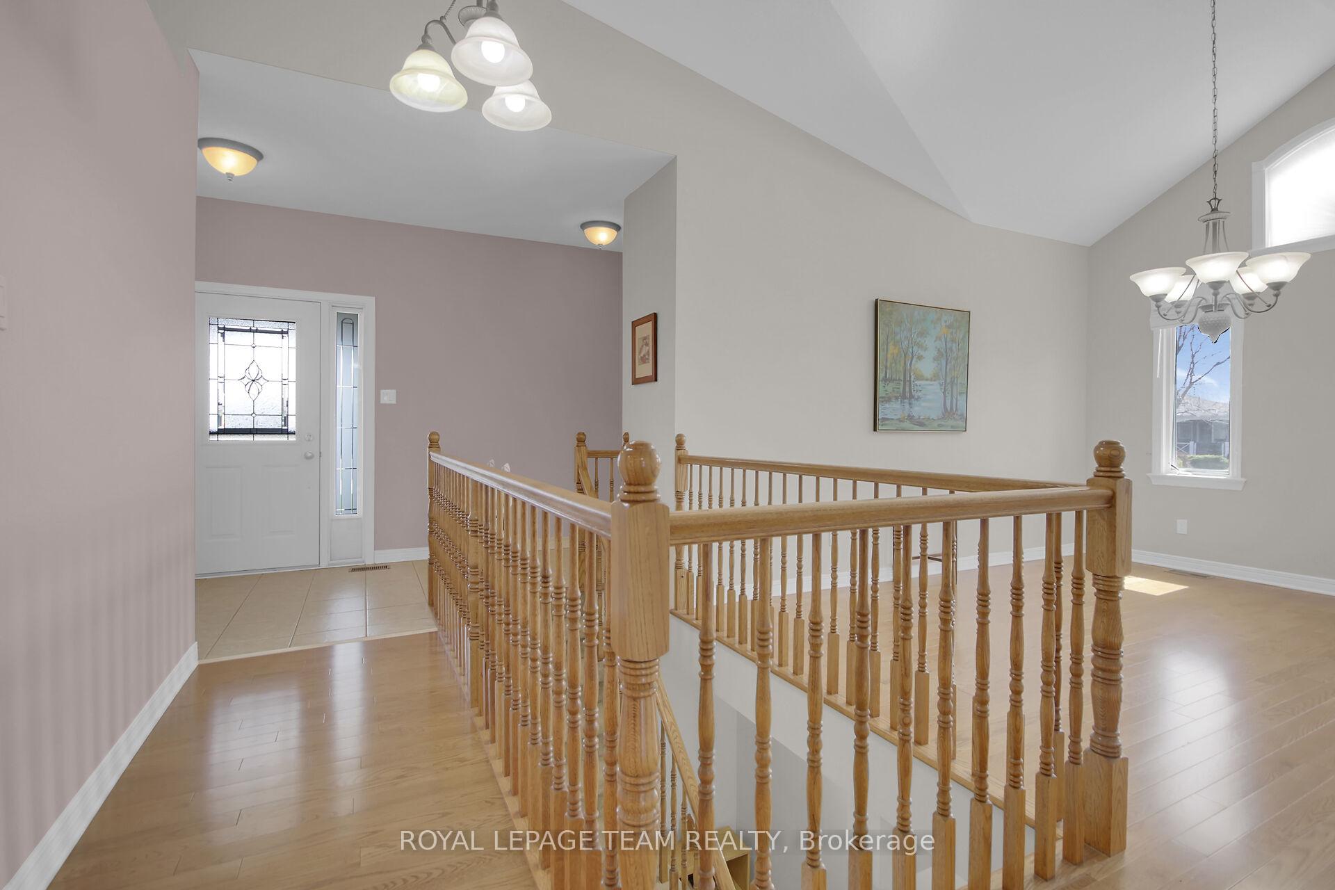 Photo 15 of 45 Amberlakes Drive, Ottawa, Stittsville (Central) — HOMEH