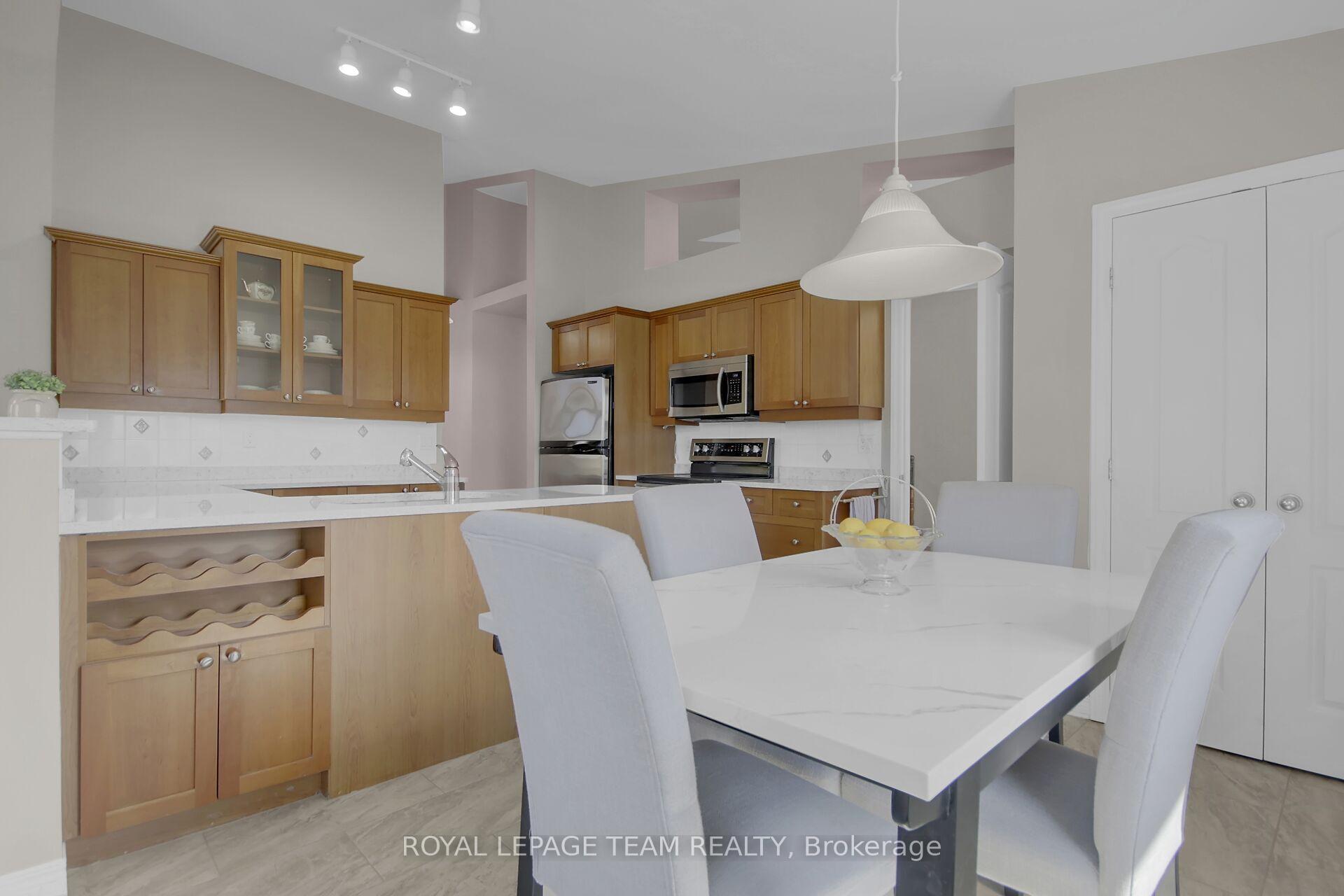 Photo 5 of 45 Amberlakes Drive, Ottawa, Stittsville (Central) — HOMEH