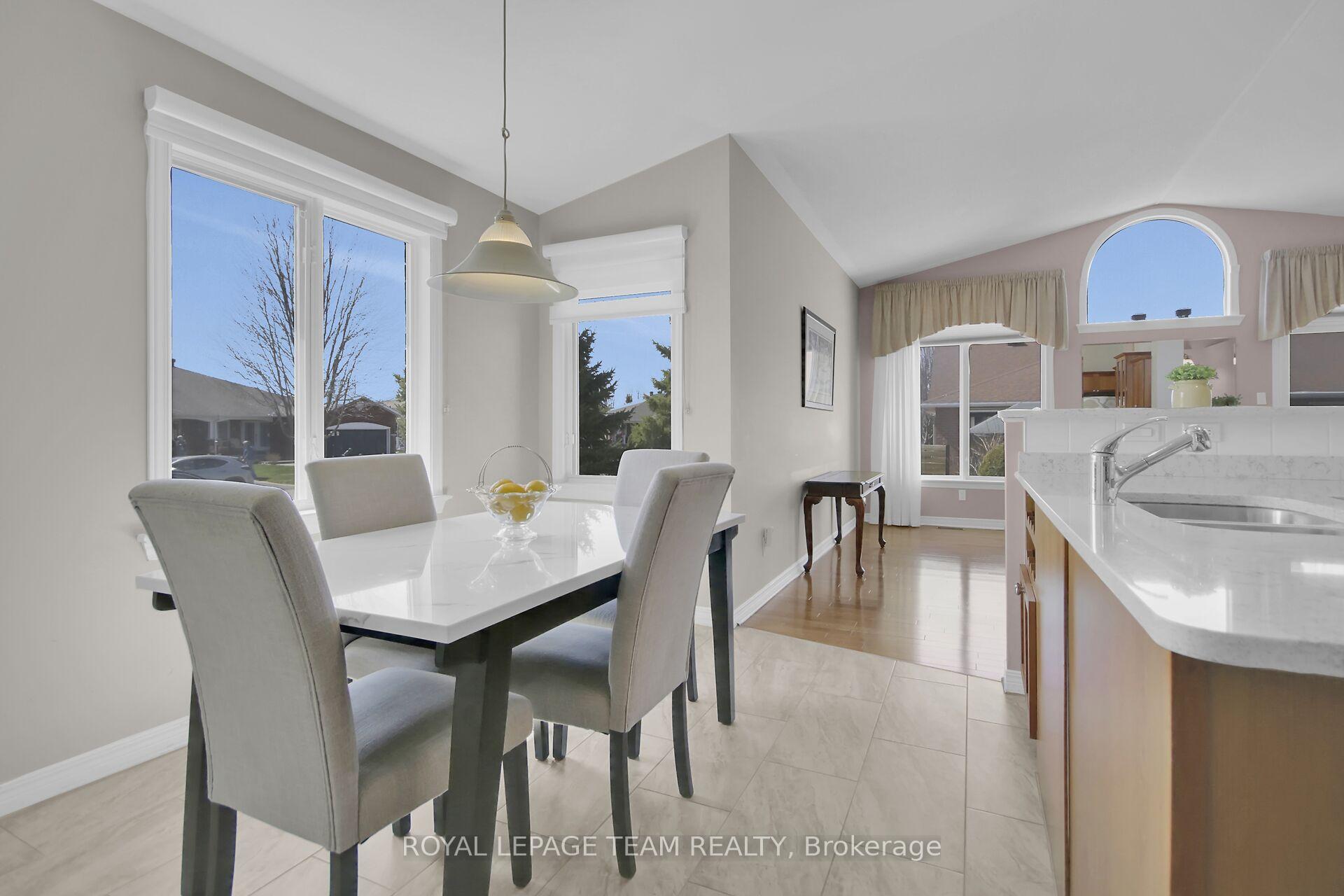 Photo 28 of 45 Amberlakes Drive, Ottawa, Stittsville (Central) — HOMEH