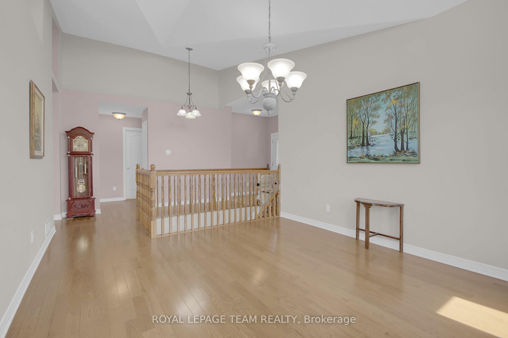 Photo 25 of 45 Amberlakes Drive, Ottawa, Stittsville (Central) — HOMEH