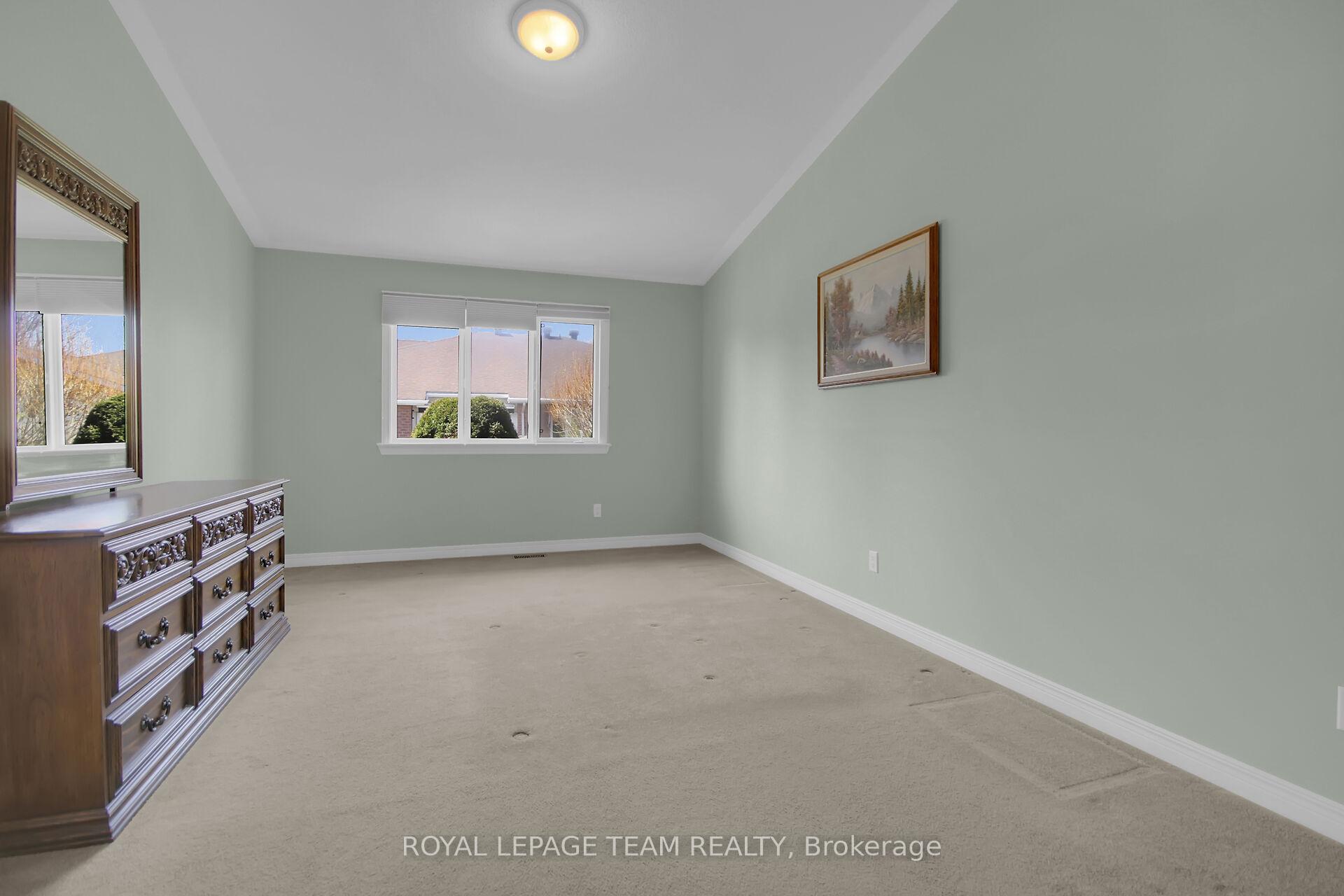 Photo 6 of 45 Amberlakes Drive, Ottawa, Stittsville (Central) — HOMEH