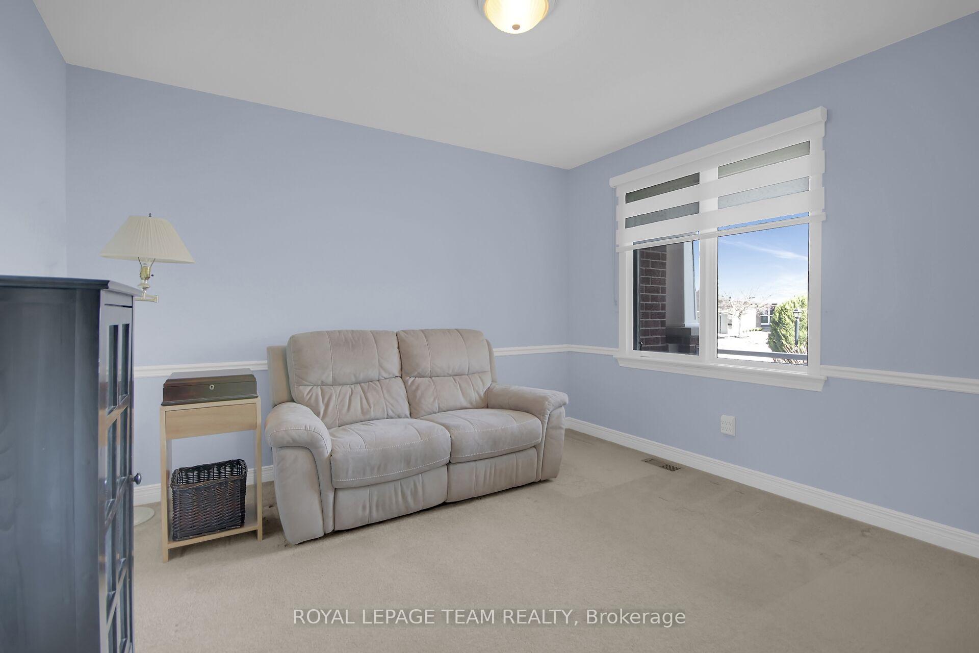 Photo 20 of 45 Amberlakes Drive, Ottawa, Stittsville (Central) — HOMEH