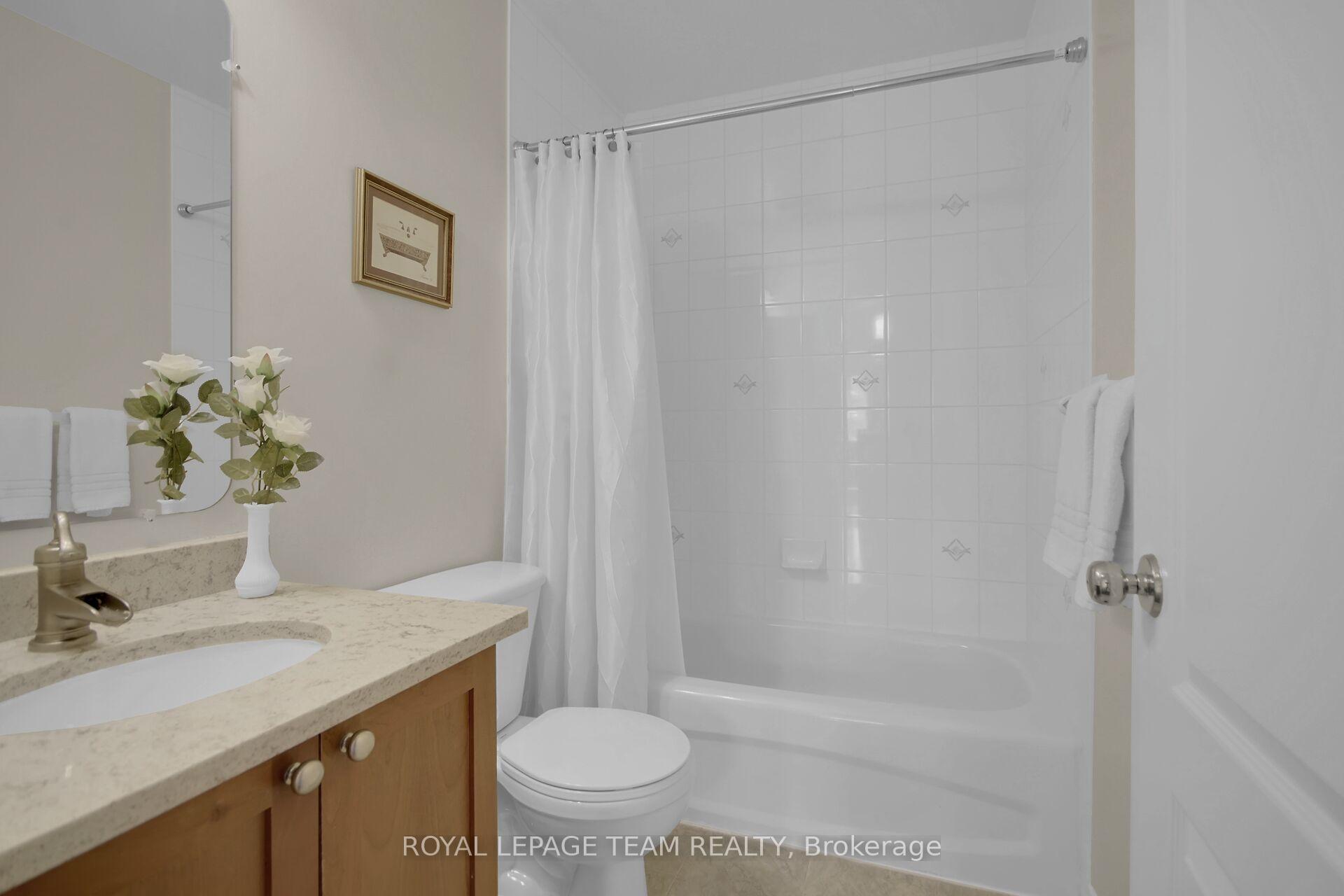 Photo 9 of 45 Amberlakes Drive, Ottawa, Stittsville (Central) — HOMEH
