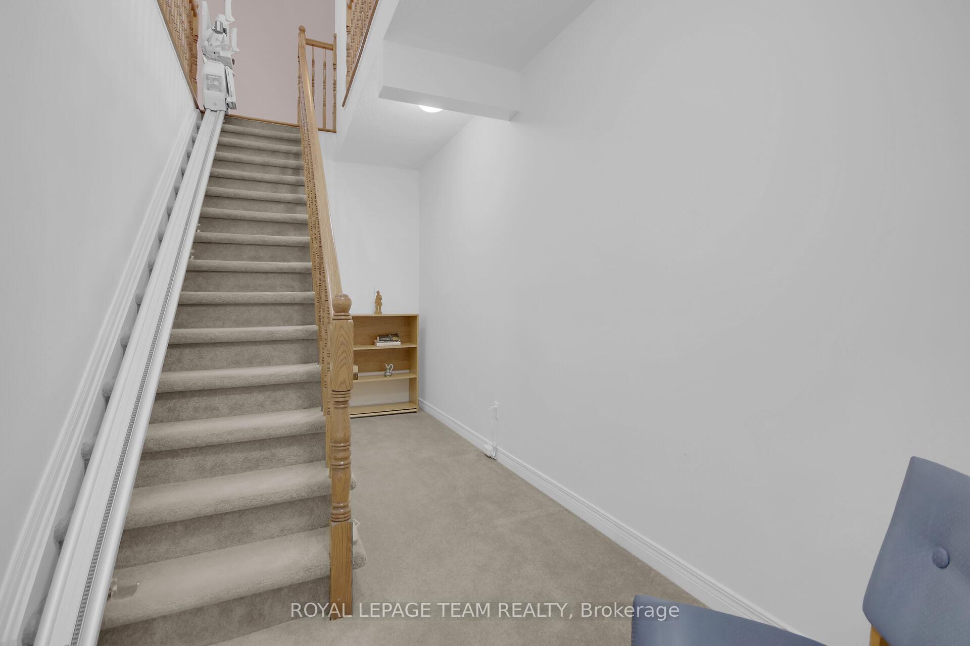 Photo 31 of 45 Amberlakes Drive, Ottawa, Stittsville (Central) — HOMEH