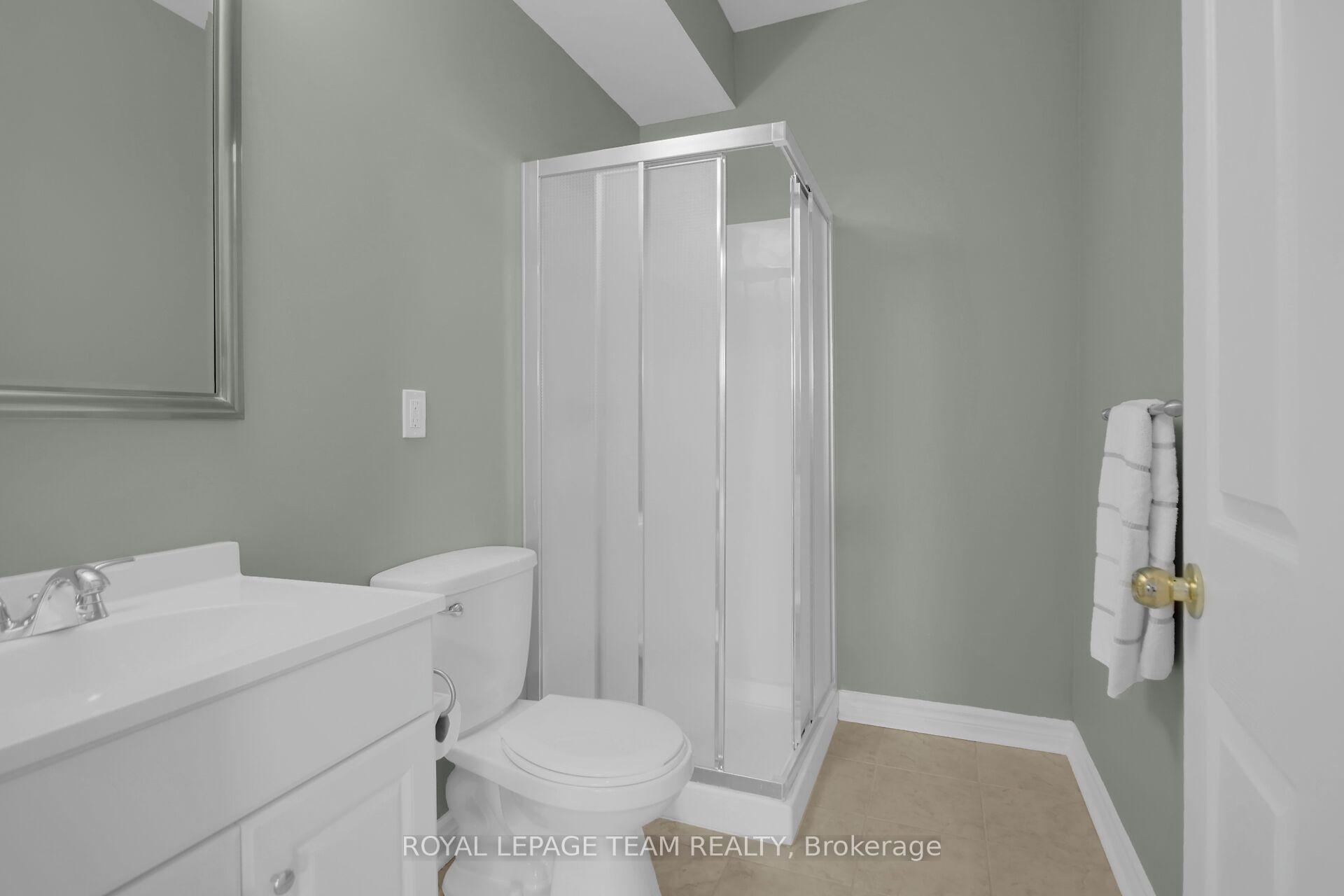 Photo 33 of 45 Amberlakes Drive, Ottawa, Stittsville (Central) — HOMEH