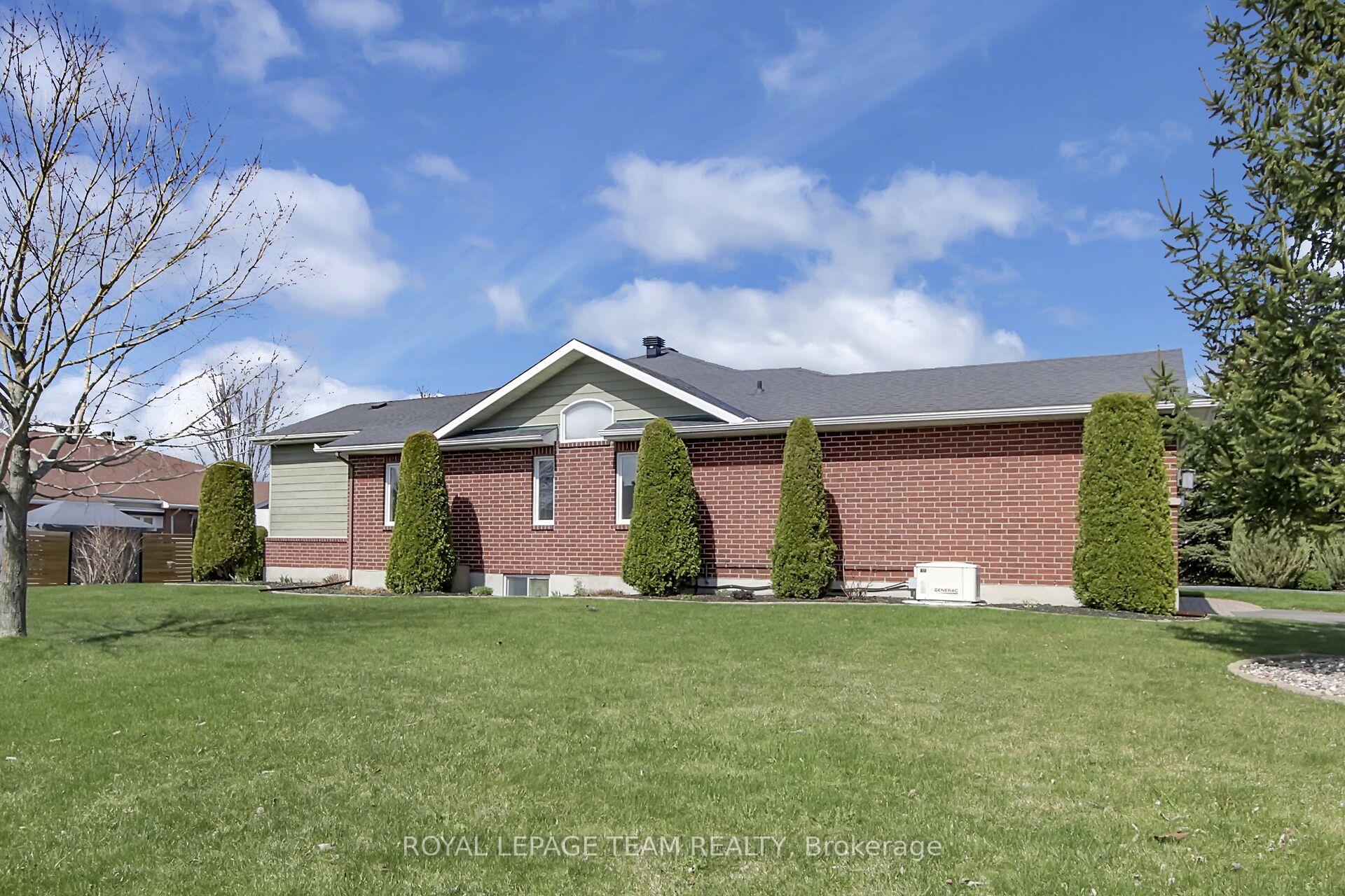 Photo 16 of 45 Amberlakes Drive, Ottawa, Stittsville (Central) — HOMEH