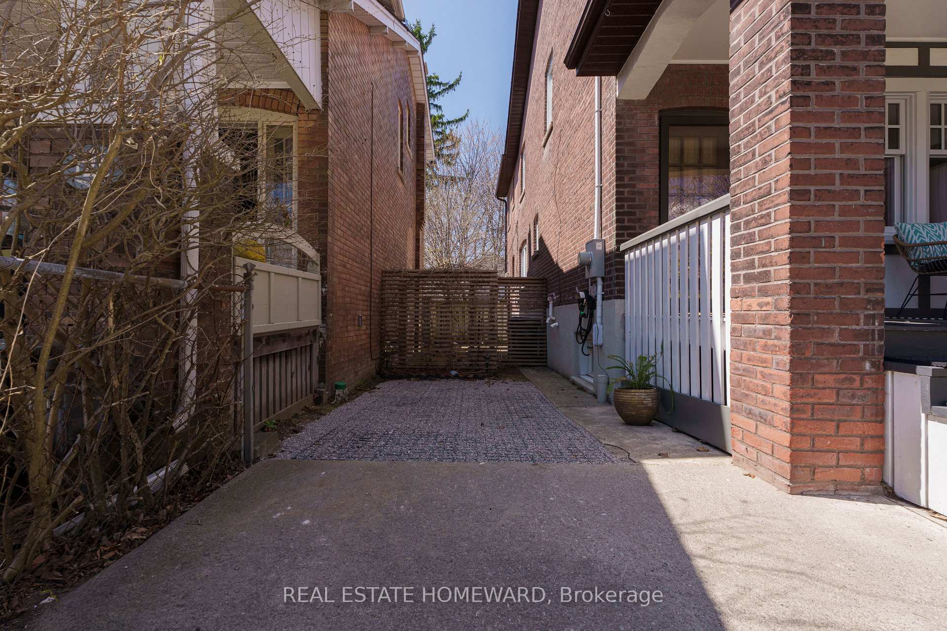 Photo 23 of 128 Bingham Avenue, Toronto, East End-Danforth — HOMEH