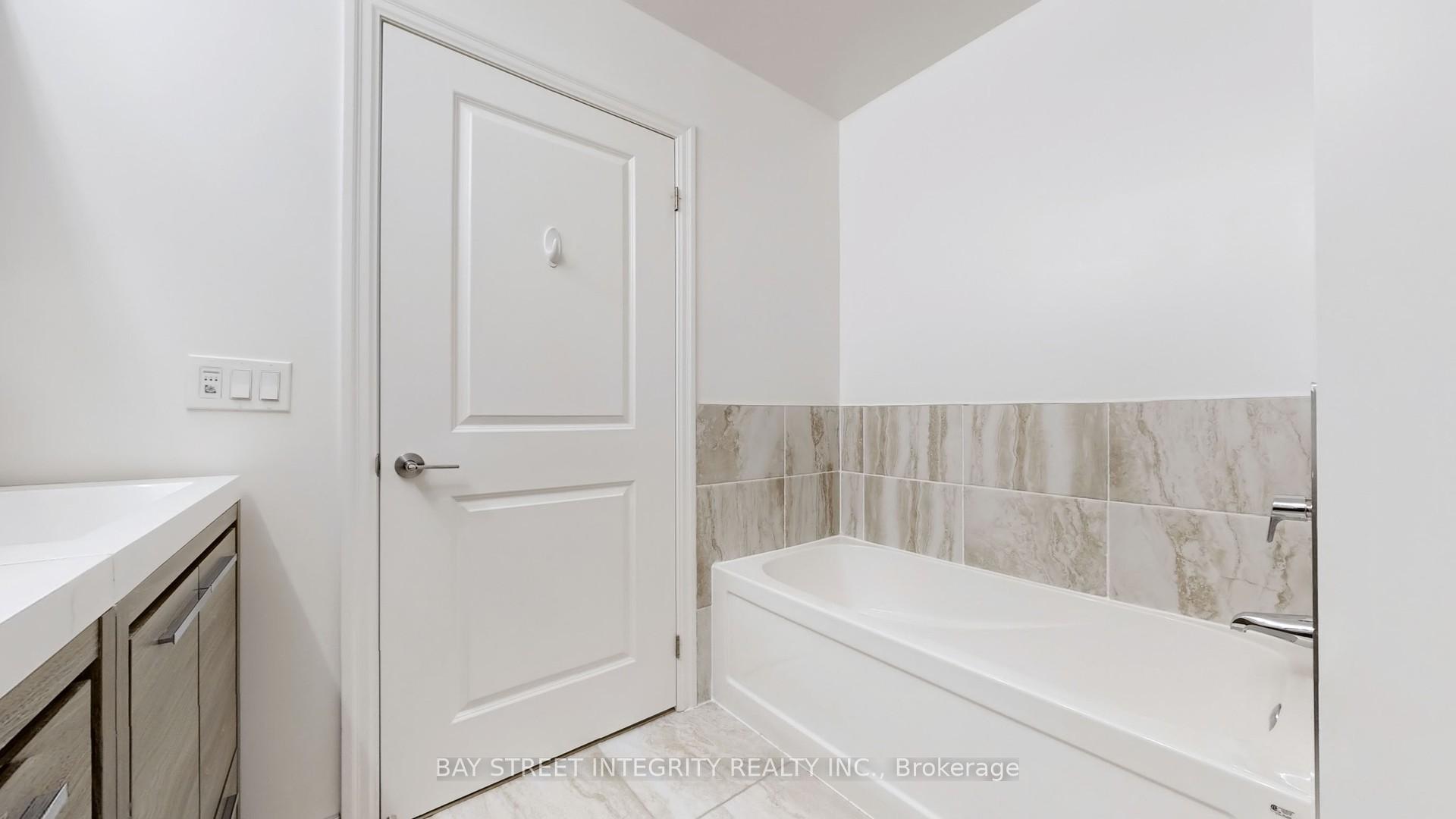 Photo 10 of Unit 109, 10 Rouge Valley Drive, Markham, Unionville — HOMEH