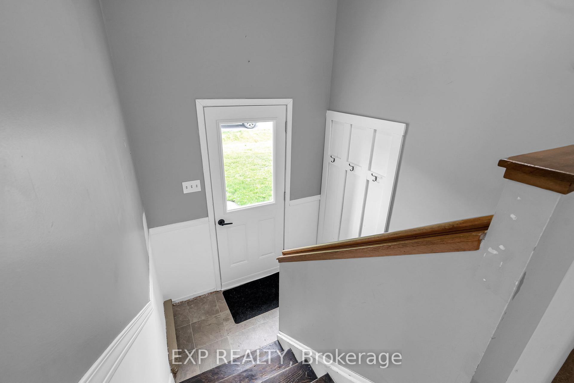 Photo 2 of 1820 Elgin Street, Cornwall — HOMEH