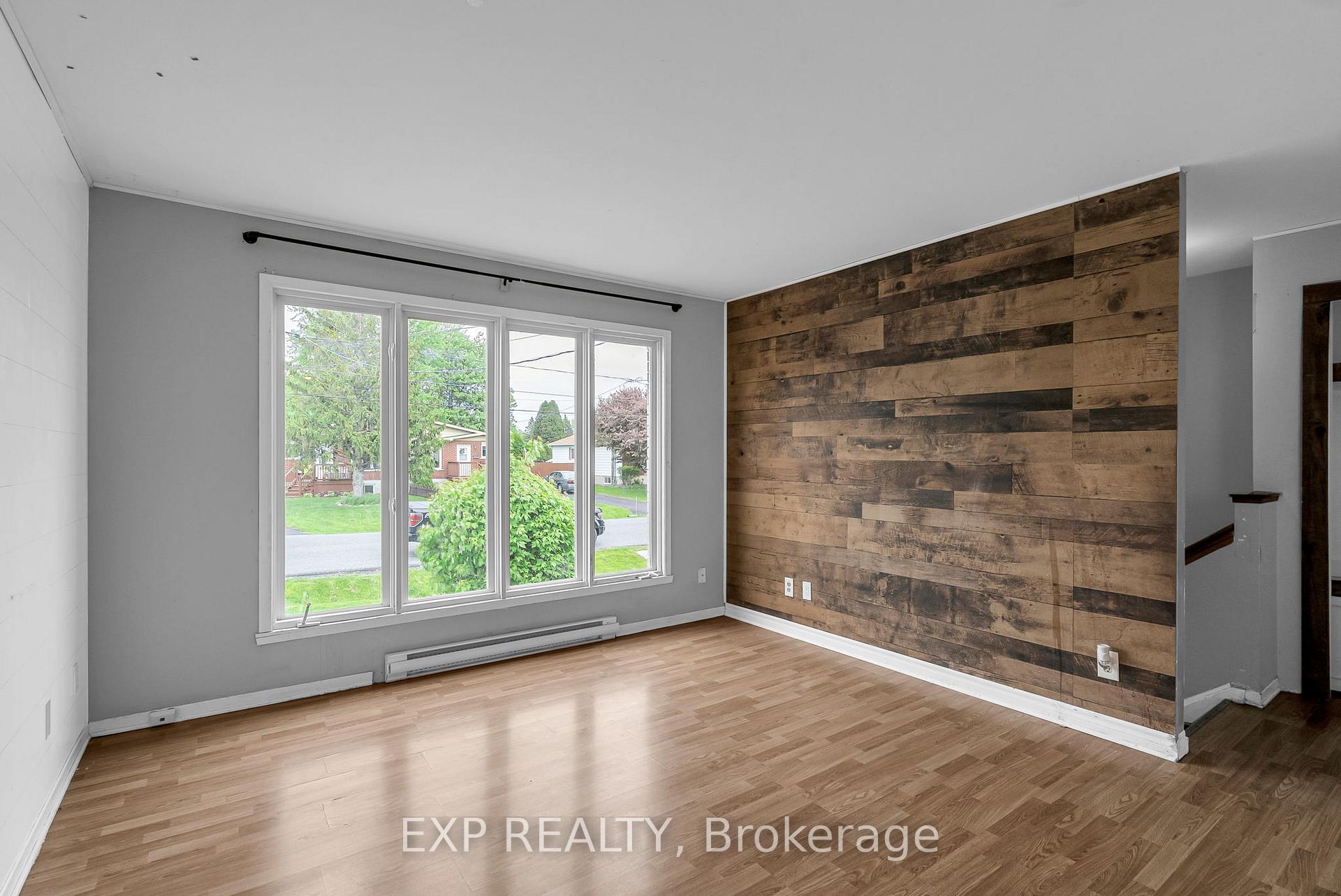 Photo 5 of 1820 Elgin Street, Cornwall — HOMEH