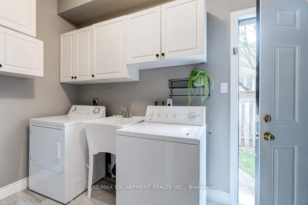 Photo 11 of 62 Corinaldo Drive, Hamilton, Rushdale — HOMEH