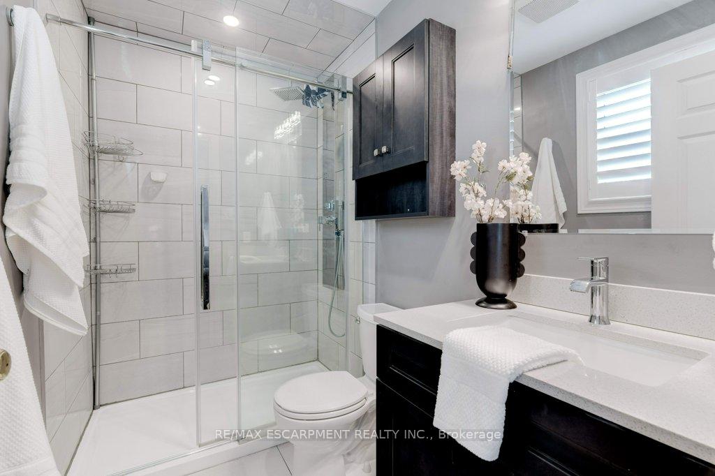 Photo 31 of 62 Corinaldo Drive, Hamilton, Rushdale — HOMEH