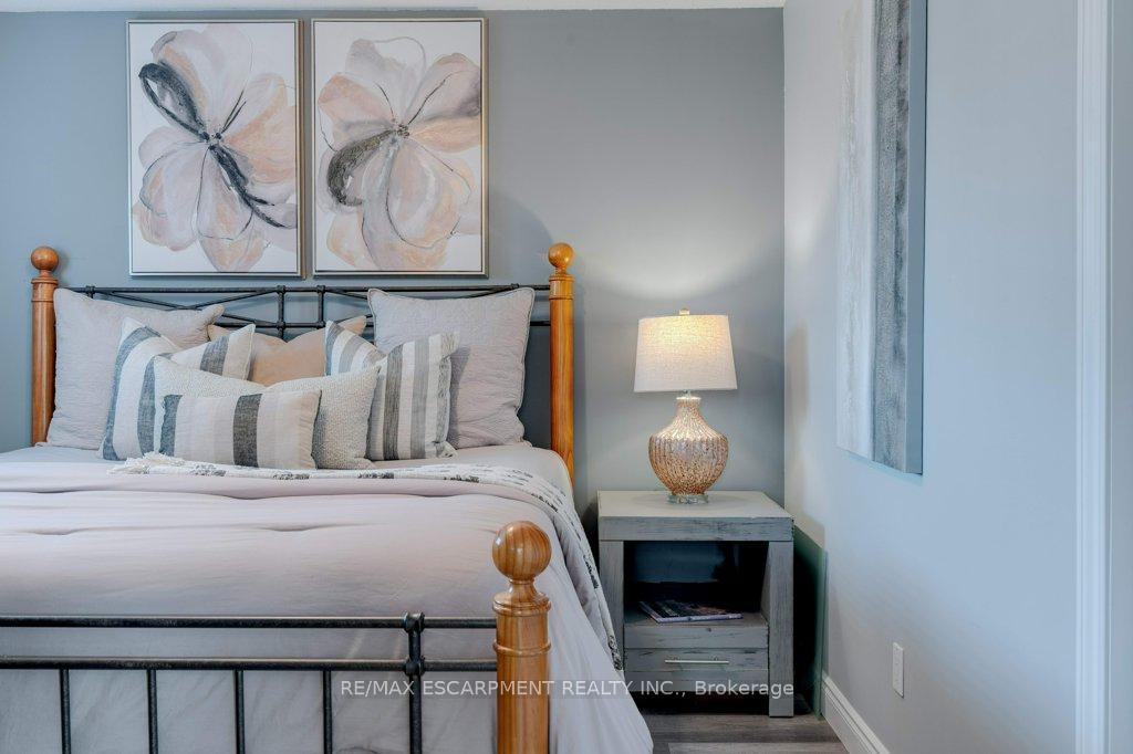 Photo 34 of 62 Corinaldo Drive, Hamilton, Rushdale — HOMEH