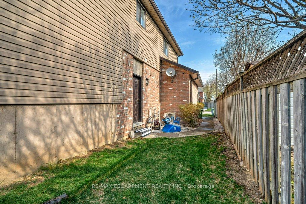 Photo 45 of 62 Corinaldo Drive, Hamilton, Rushdale — HOMEH