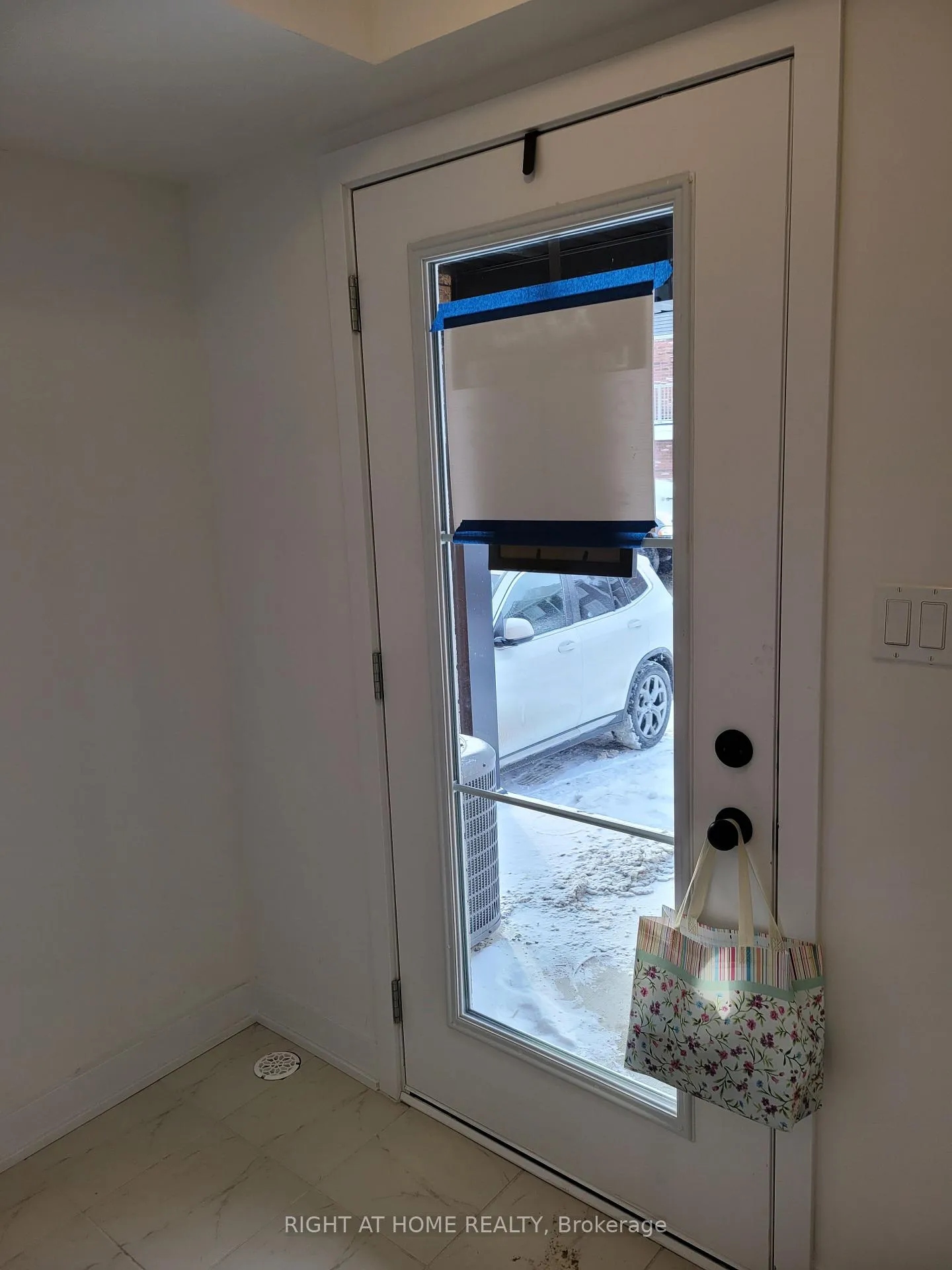 Photo 3 of 34 Silo Mews, Barrie, Rural Barrie Southeast — HOMEH