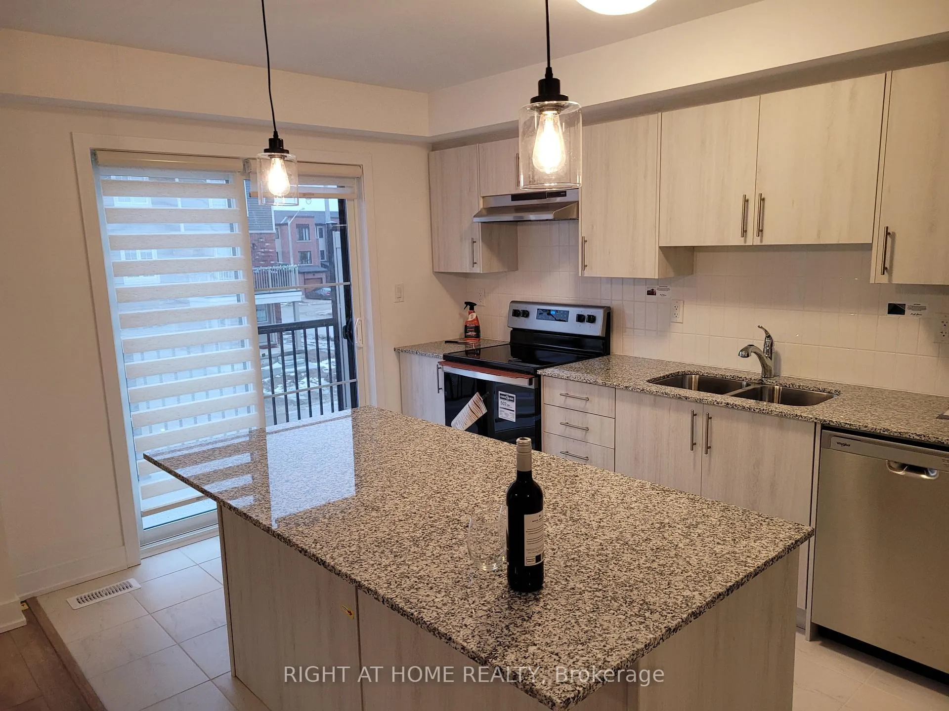 Photo 13 of 34 Silo Mews, Barrie, Rural Barrie Southeast — HOMEH