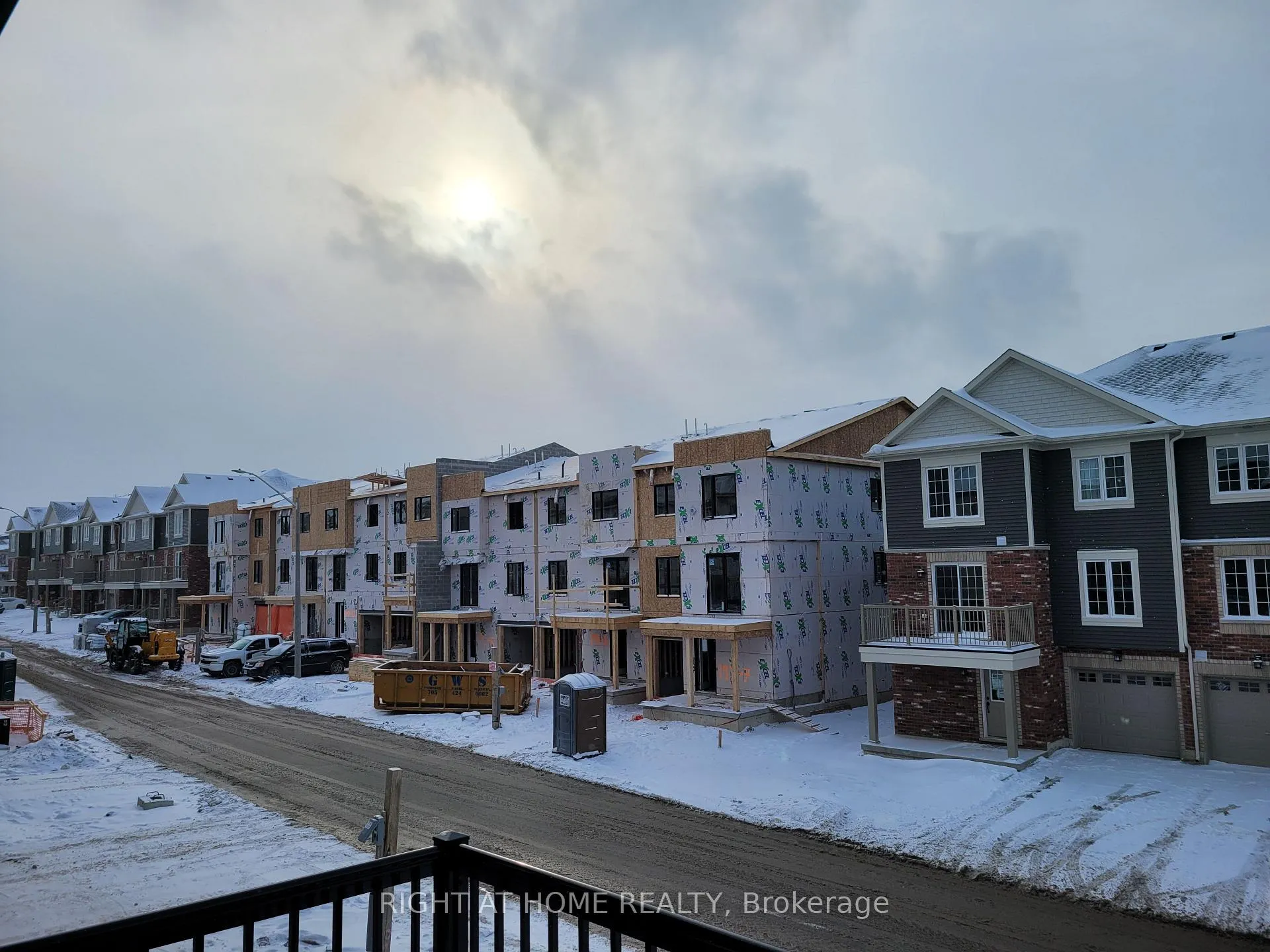 Photo 42 of 34 Silo Mews, Barrie, Rural Barrie Southeast — HOMEH