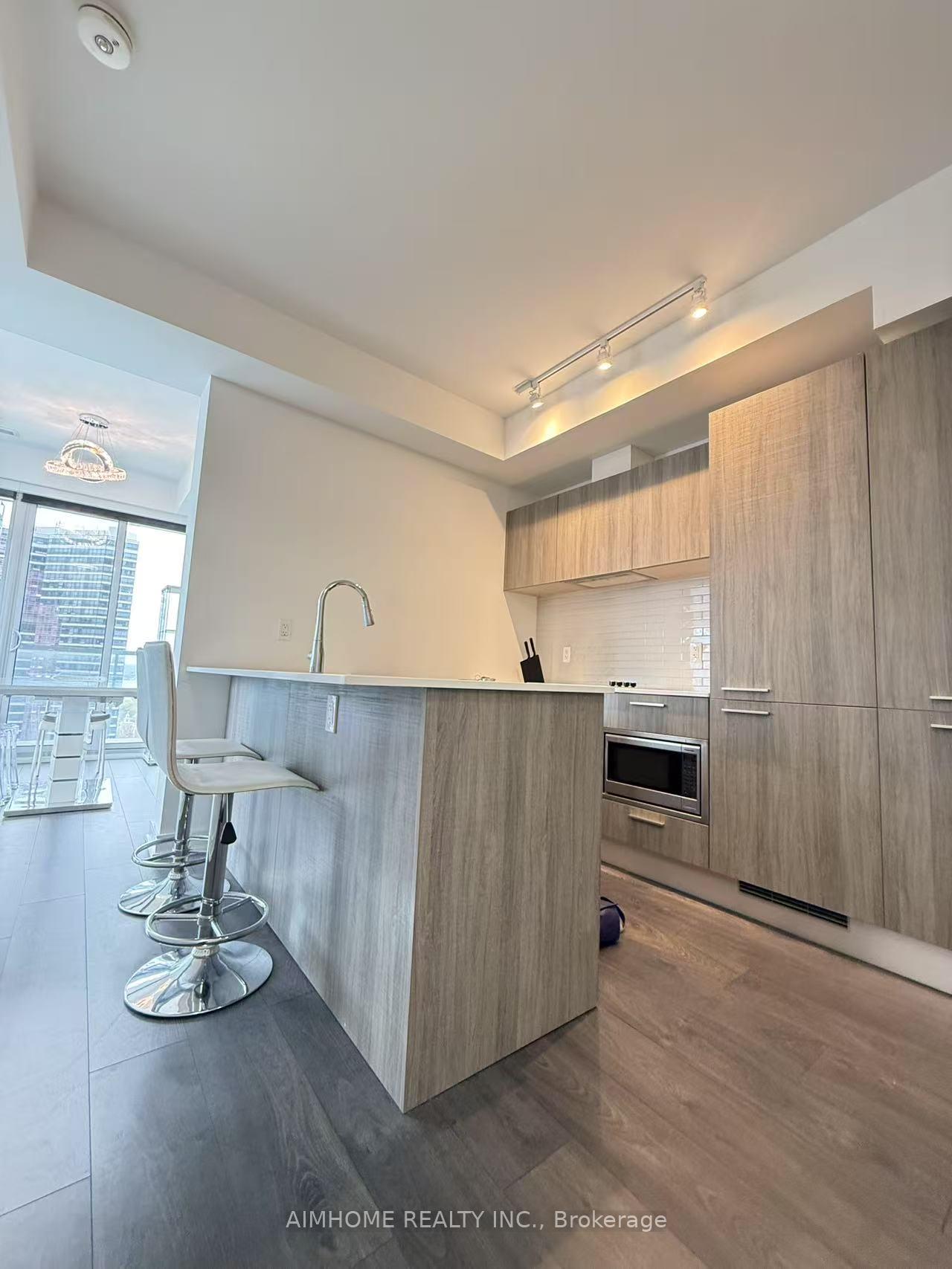 Photo 4 of Unit 2209, 3 Gloucester Street, Toronto, Church-Yonge Corridor — HOMEH